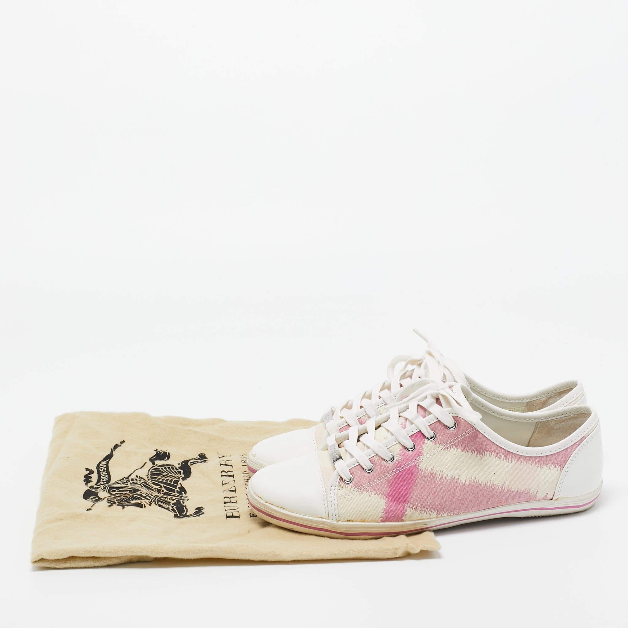 Burberry Pink/White Leather and Canvas Cap Toe Low Top Sneakers Size 41 For Sale 4