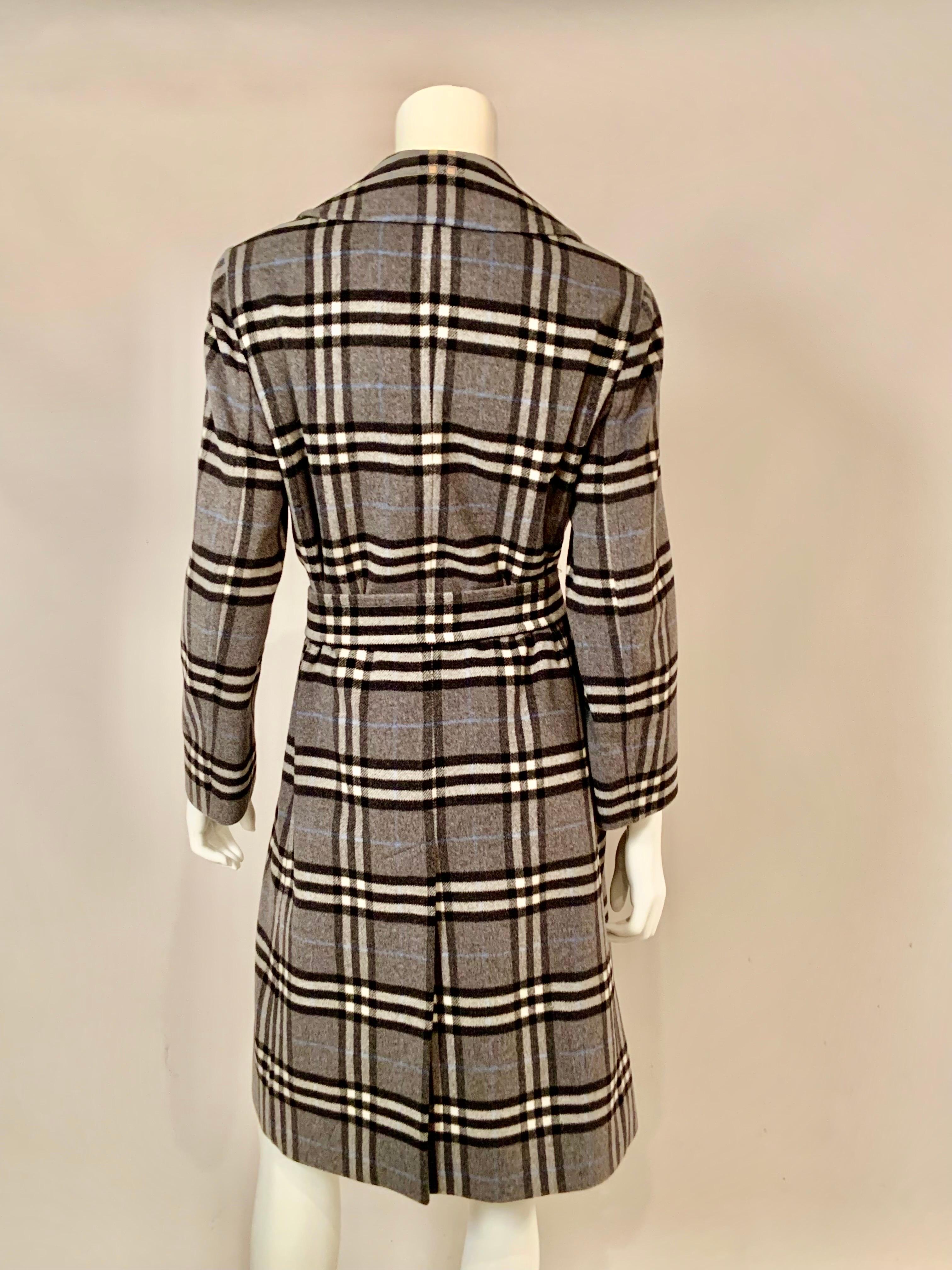 Burberry Plaid Cashmere and Wool Blend Coat and Belt For Sale 2