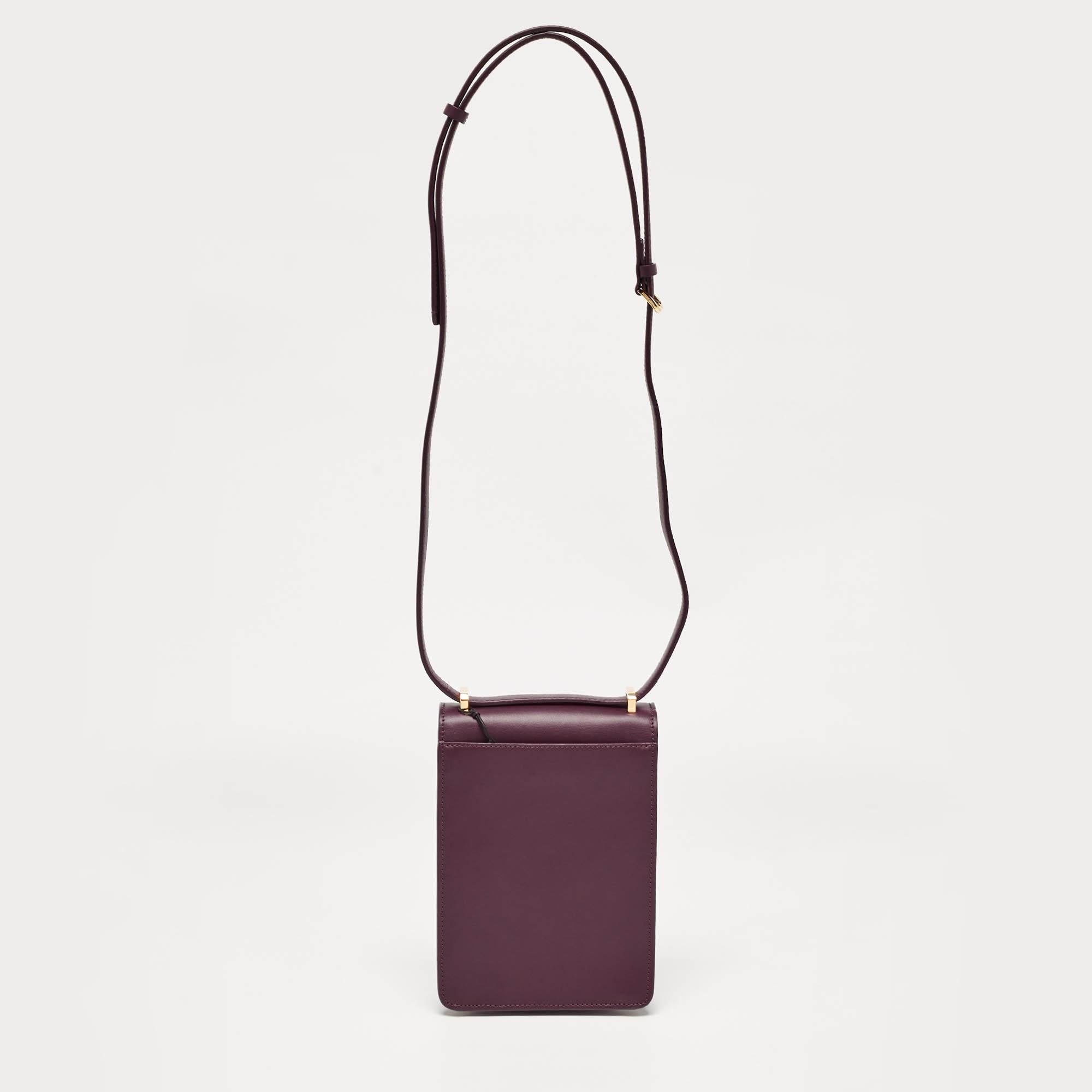 Burberry Plum Leather Robin Crossbody Bag In Excellent Condition For Sale In Dubai, Al Qouz 2