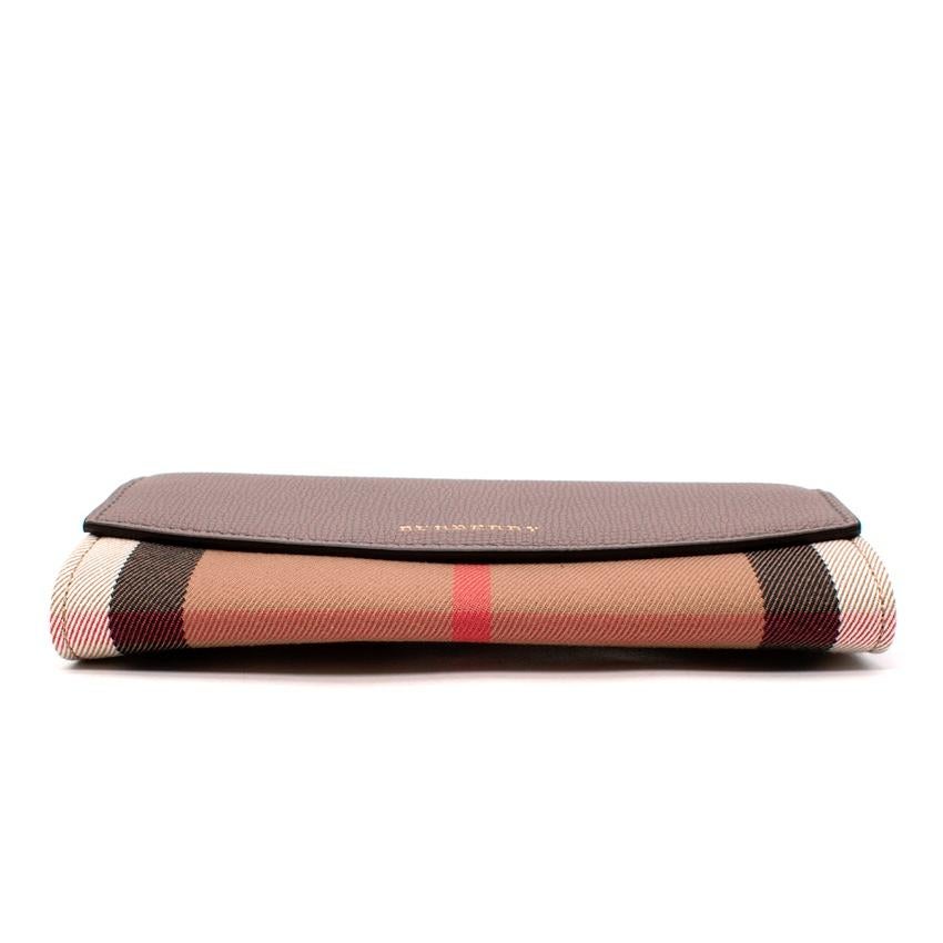 burberry house check wallet
