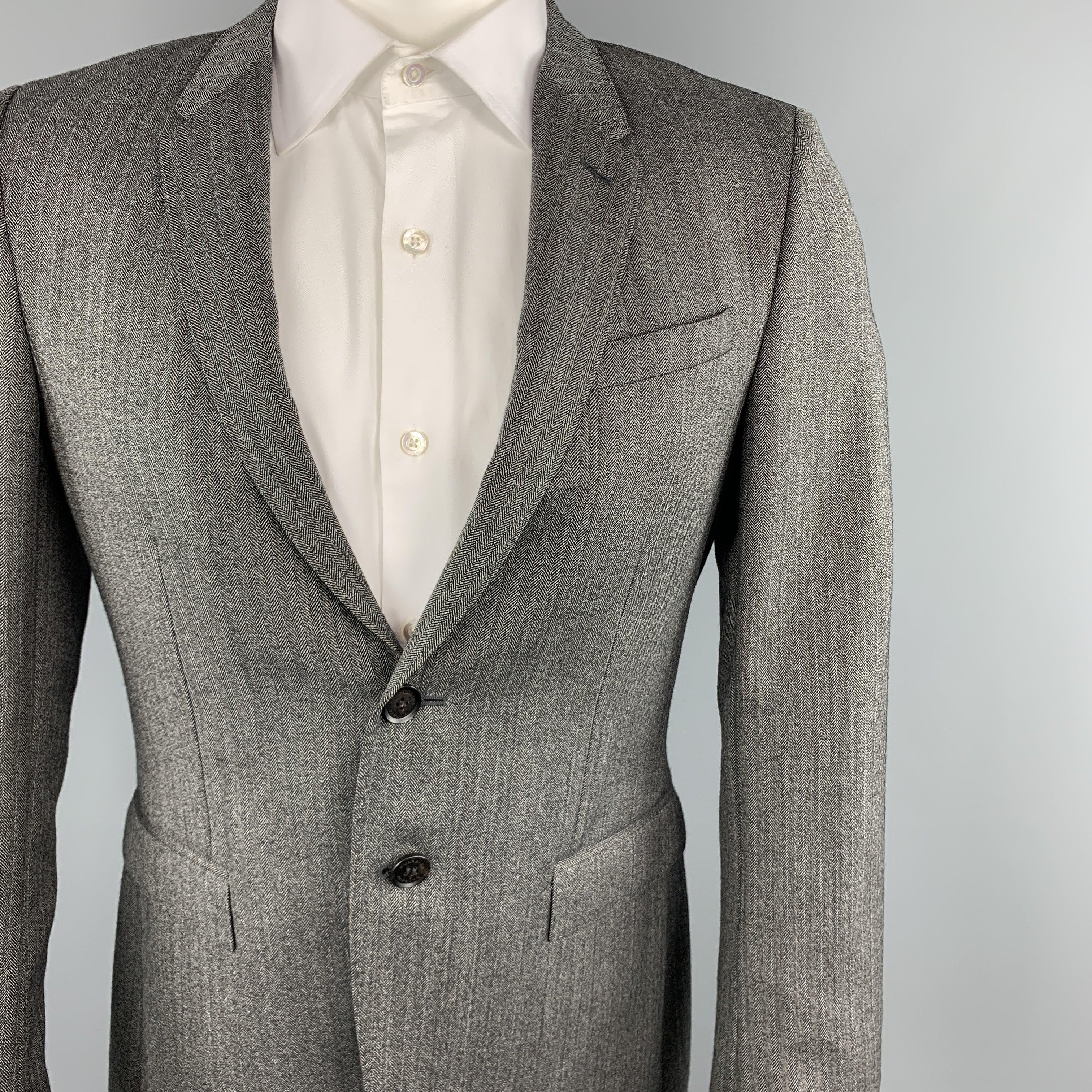 BURBERRY PRORSUM 40 Grey Herringbone Wool 32 x 32 Notch Lapel  Suit In Excellent Condition For Sale In San Francisco, CA