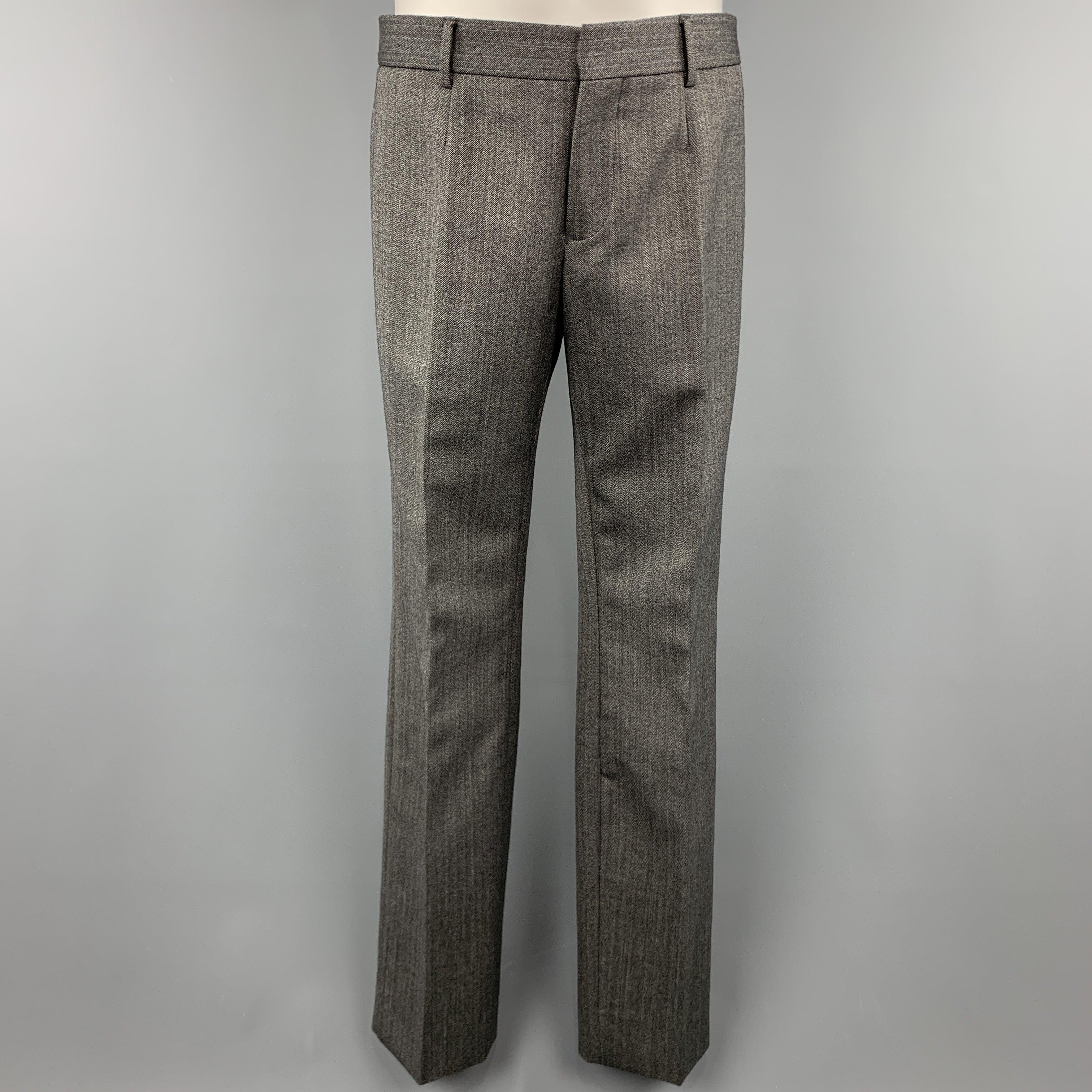 BURBERRY PRORSUM 40 Grey Herringbone Wool 32 x 32 Notch Lapel  Suit For Sale 1