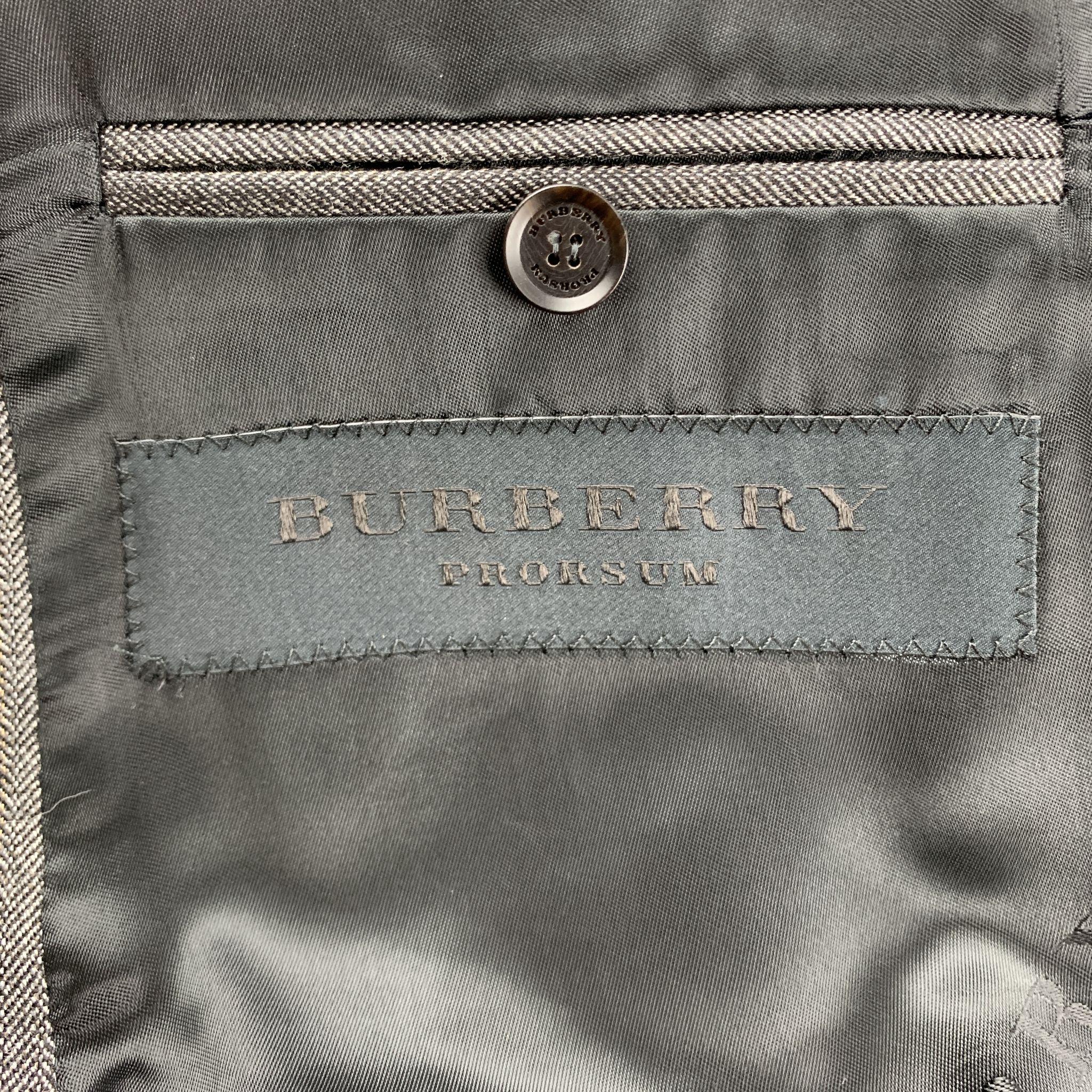 Gray BURBERRY PRORSUM 40 Grey Herringbone Wool 32 x 32 Notch Lapel Suit
