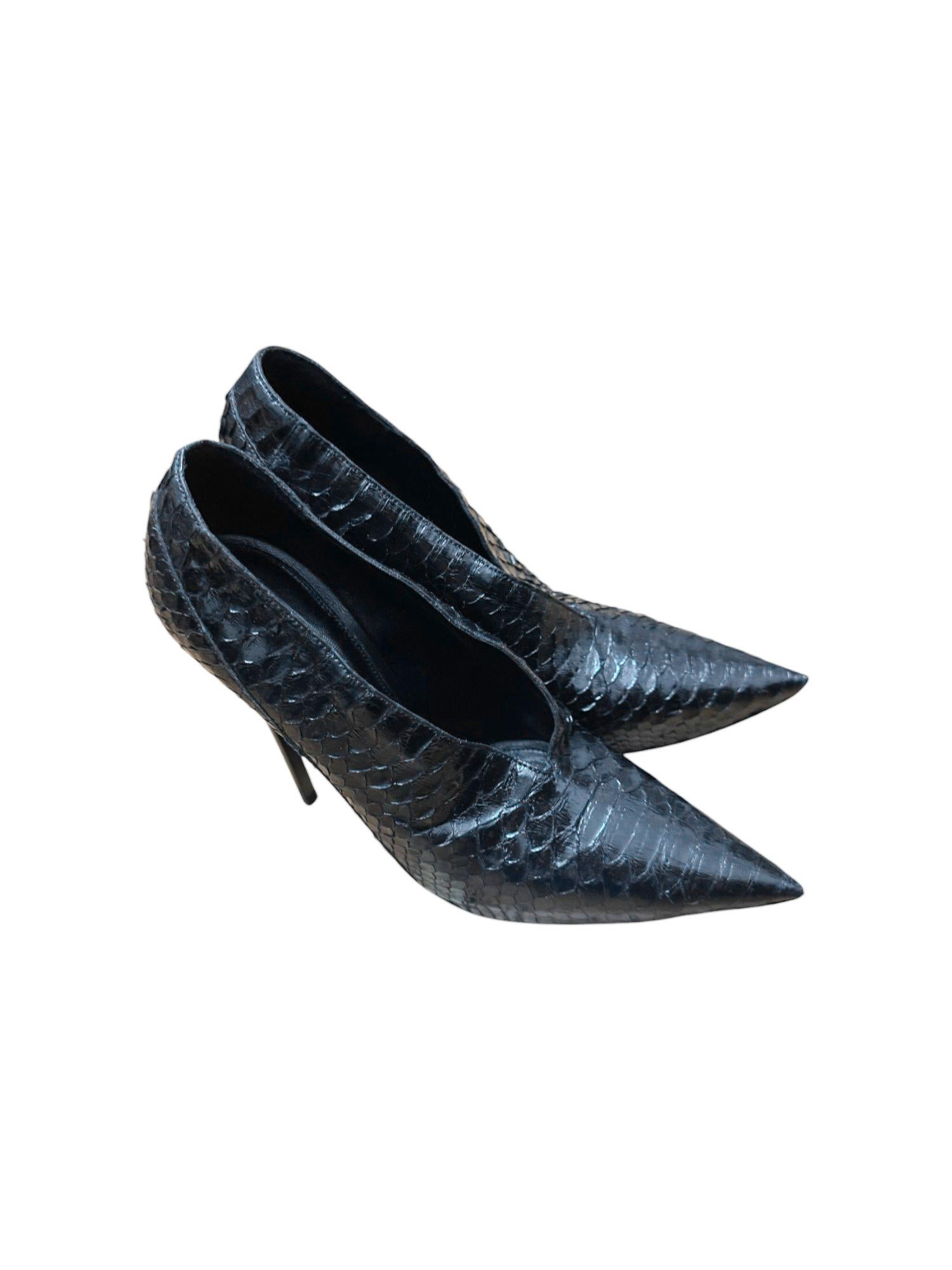 Black Burberry Prorsum by Christopher Bailey S/S 2011 - Talons en cuir et python en vente