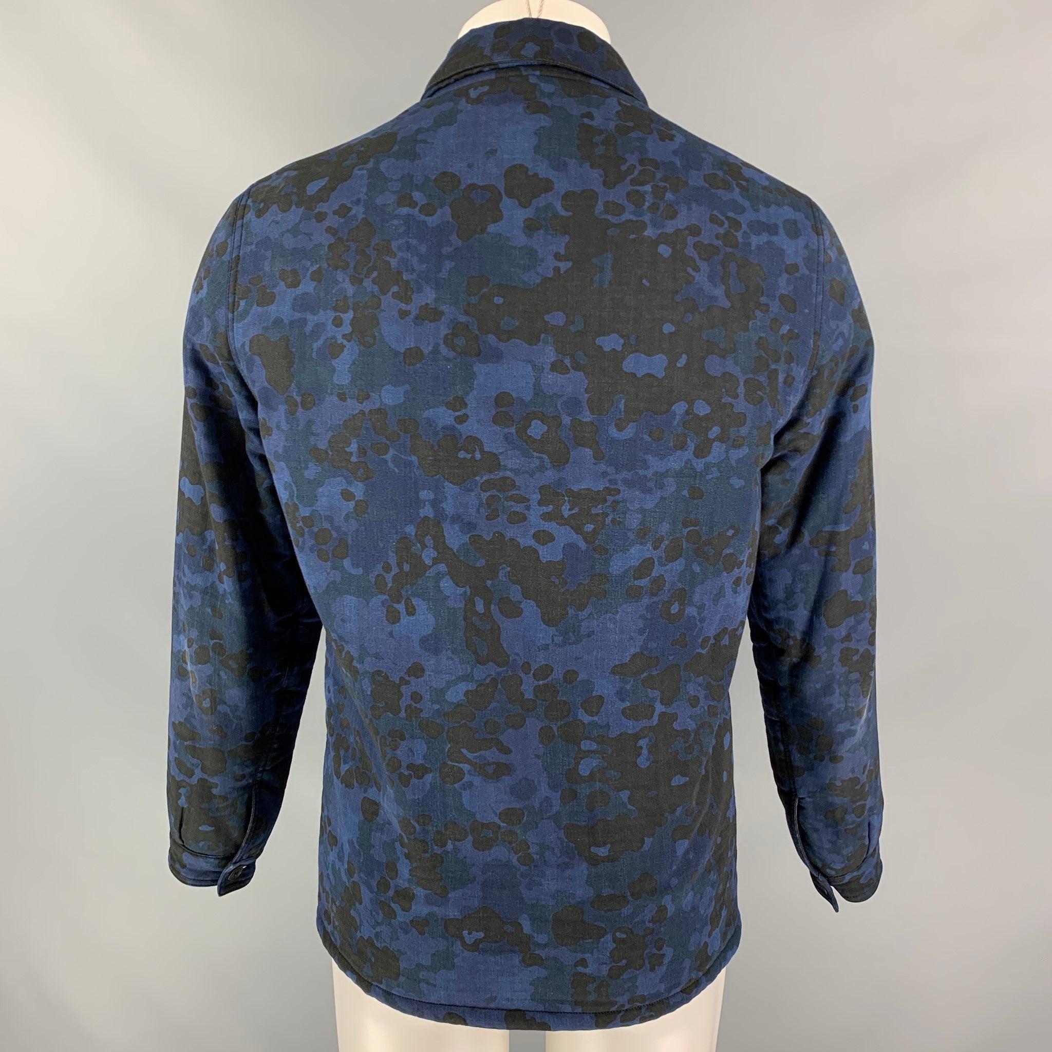 Men's BURBERRY PRORSUM Fall 2015 Size 36 Blue & Navy Camo Cotton Trucker Jacket For Sale