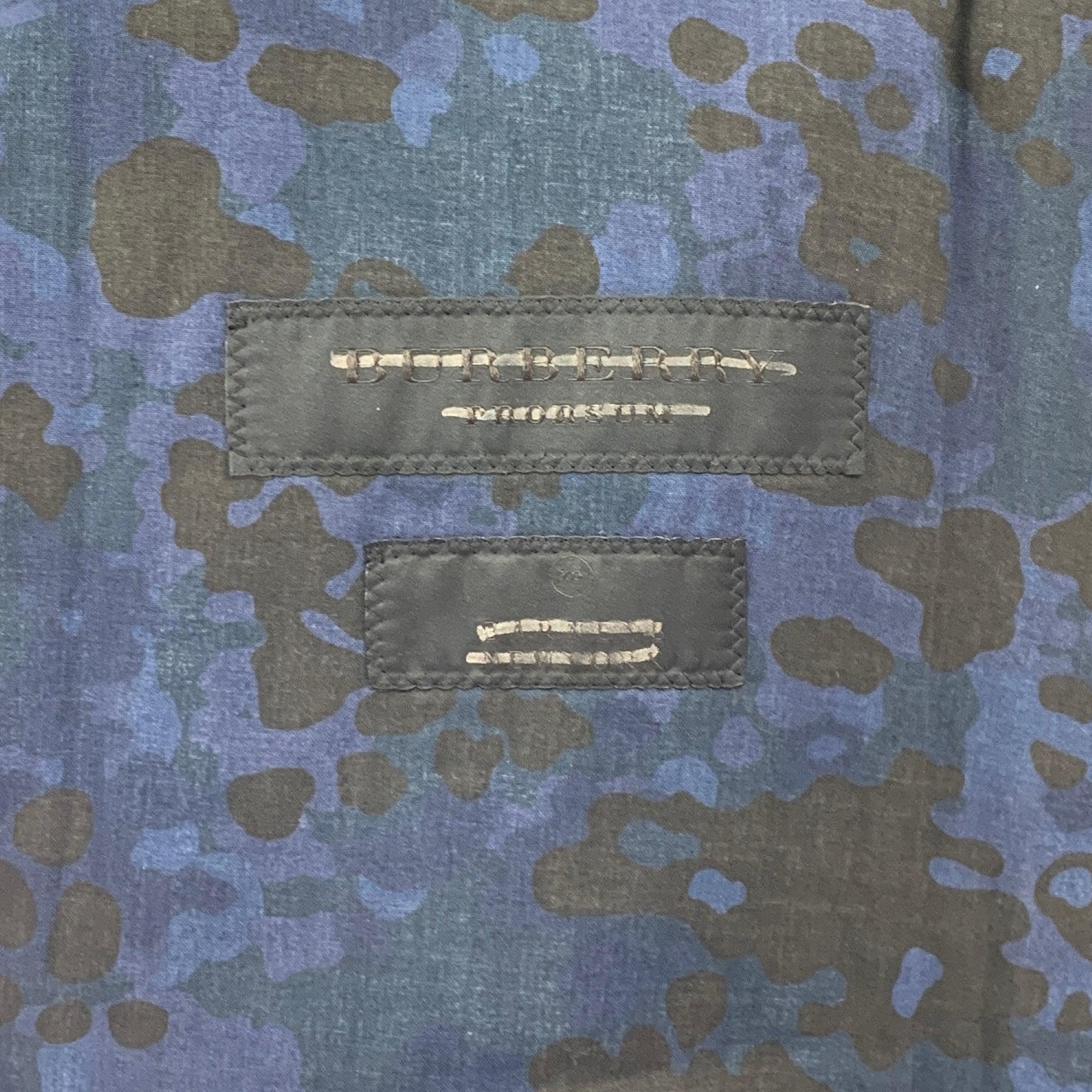 BURBERRY PRORSUM Fall 2015 Size 36 Blue & Navy Camo Cotton Trucker Jacket For Sale 4