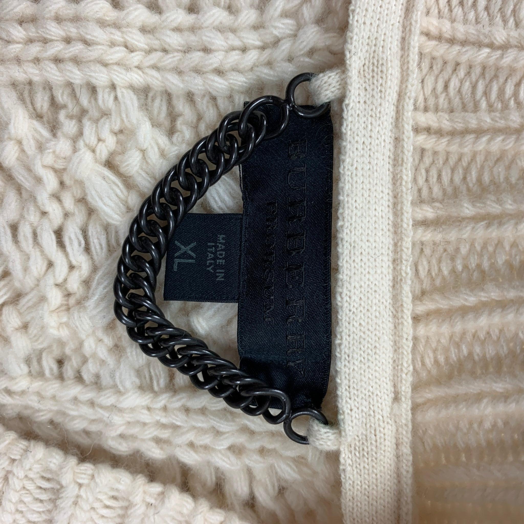 BURBERRY PRORSUM automne-hiver 2011 Taille XL Pull à col en V en laine/cashmere en vente 2