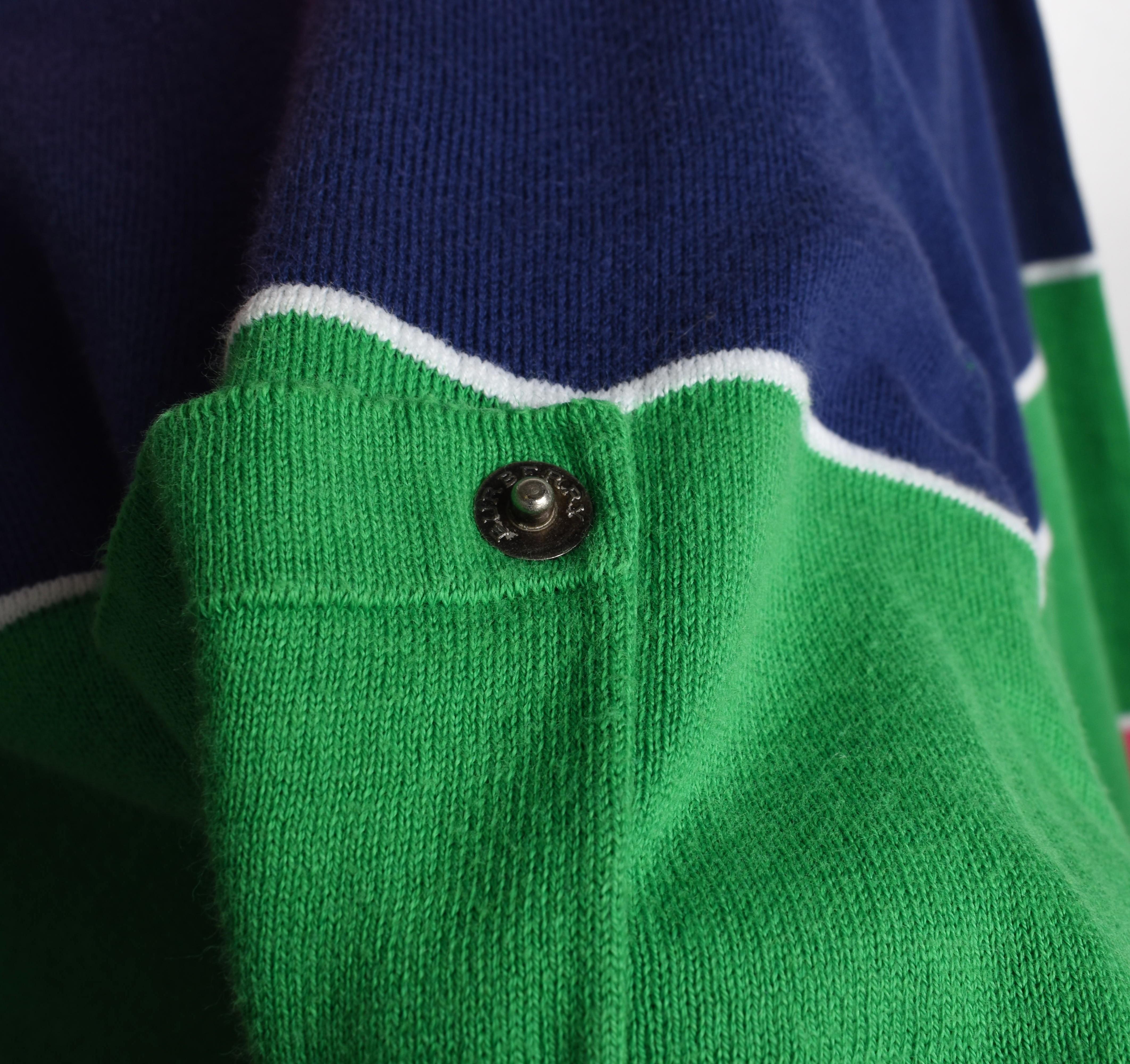 Consultez mes autres annonces. A beaucoup d'autres vêtements de marque à vendre. Ouvert à toutes les offres.
L'article mis en vente est 100% authentique Burberry Top Striped Prorsum Men Top, S1700, TR5
Couleur : multi
(La couleur réelle peut varier