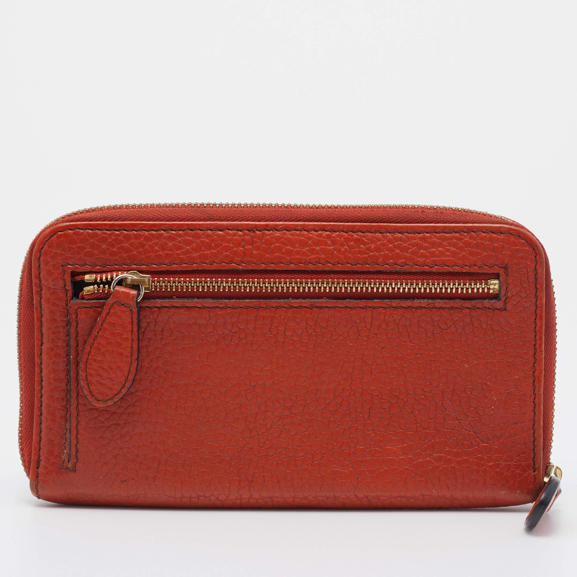Burberry Prorsum Orange Leather Zip Around Wallet In Fair Condition In Dubai, Al Qouz 2