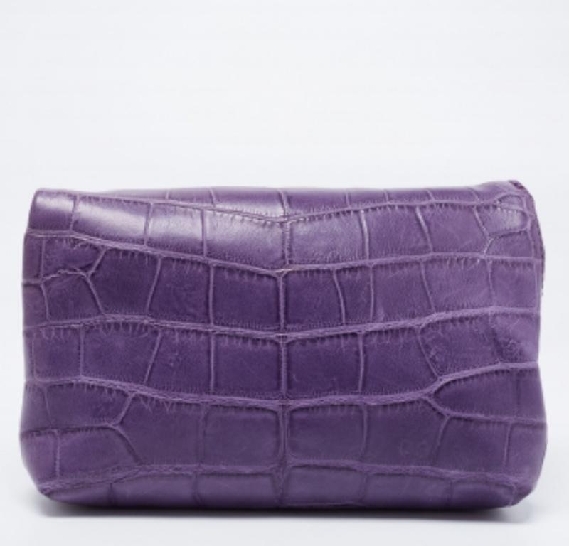 Burberry Prorsum Pochette Kendall en cuir crocodile violet Excellent état - En vente à Dubai, Al Qouz 2
