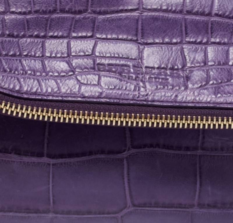 Burberry Prorsum Pochette Kendall en cuir crocodile violet Pour femmes en vente