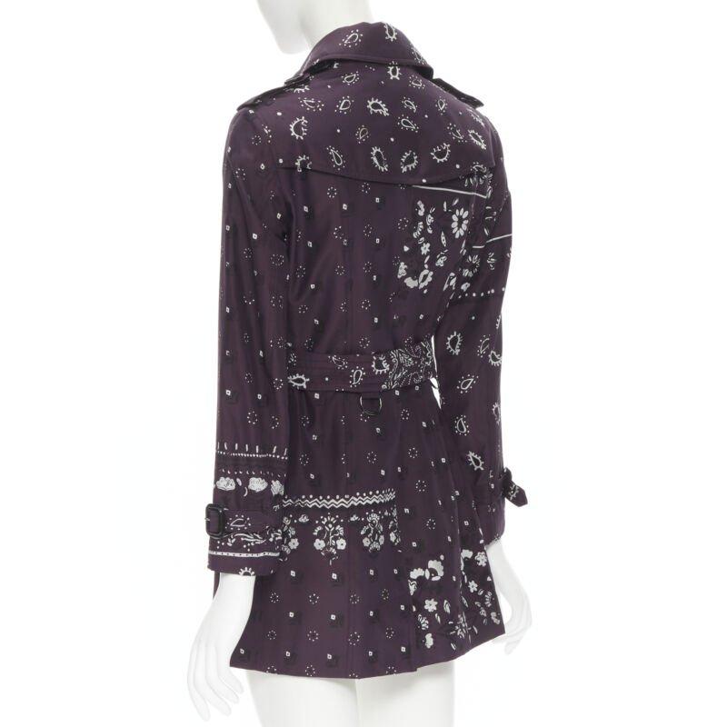 BURBERRY PRORSUM gabardina cruzada con estampado paisley púrpura UK6 XS en venta 2
