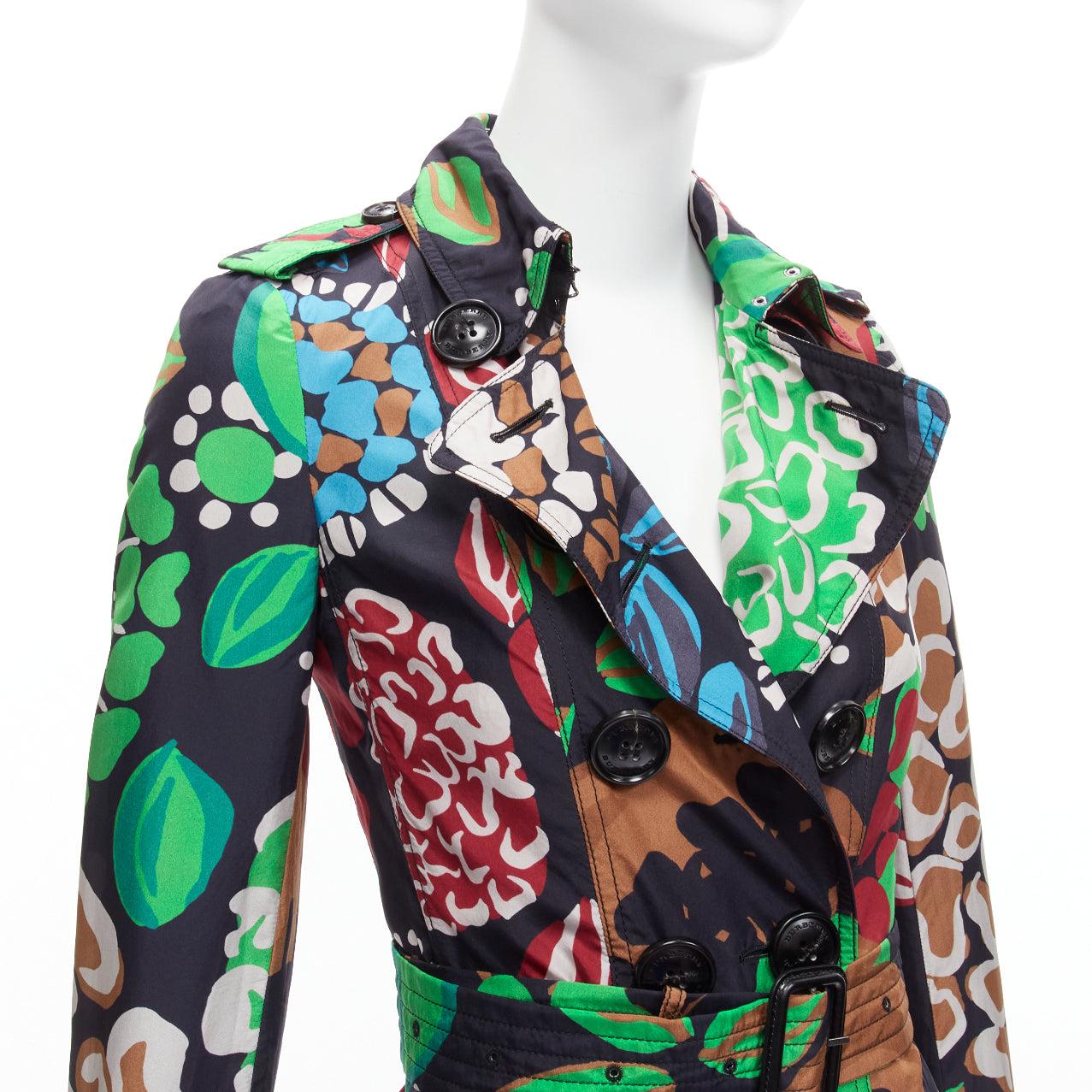 BURBERRY PRORSUM Runway 100% silk tropical floral print belted trench coat UK2 XXS
Reference: TGAS/D00658
Brand: Burberry
Collection: Prorsum - Runway
Material: Silk
Color: Multicolour
Pattern: Floral
Closure: Button
Lining: Multicolour Silk
Extra