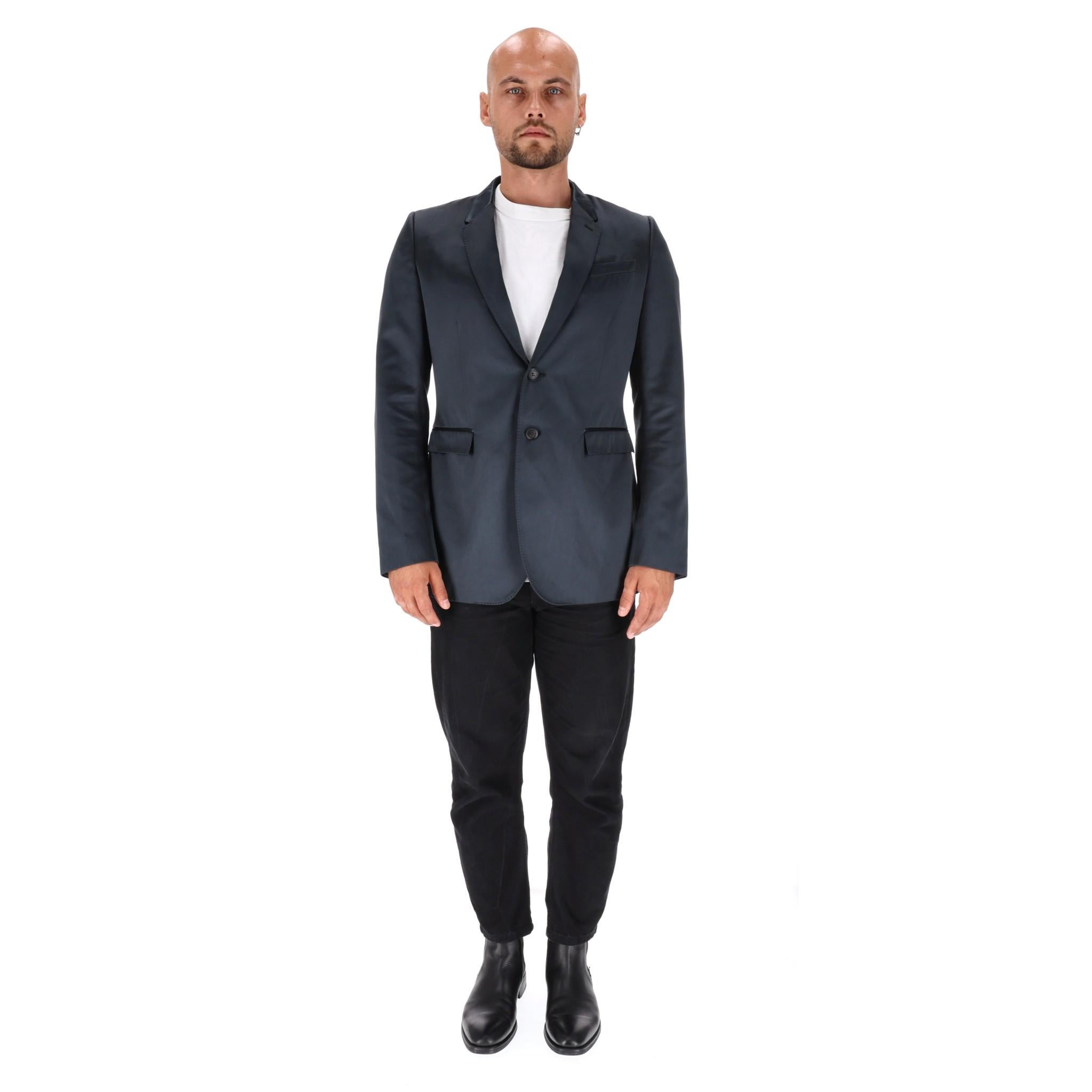 Burberry Prorsum Silk Blend Suit Jacket

Black tailored blazer crafted from viscose and silk.

Featuring notched lapels, flap pockets to the sides and welt pocket to the chest.

Black 'Burberry Prorsum' engraved buttons to the centre and buttoned