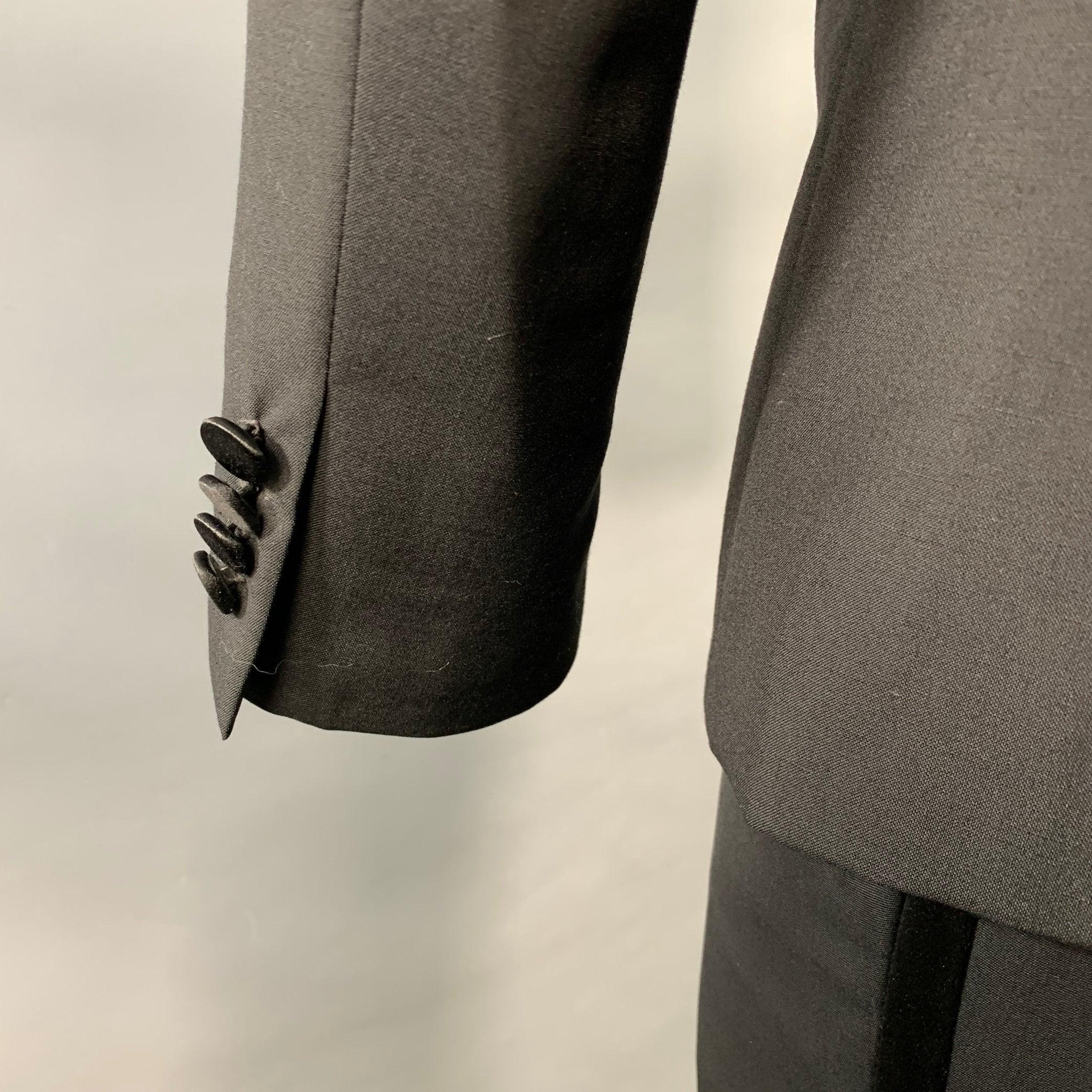 Burberry Prorsum Taille 36 Costume noir en laine mohair soie à revers échancré en vente 2