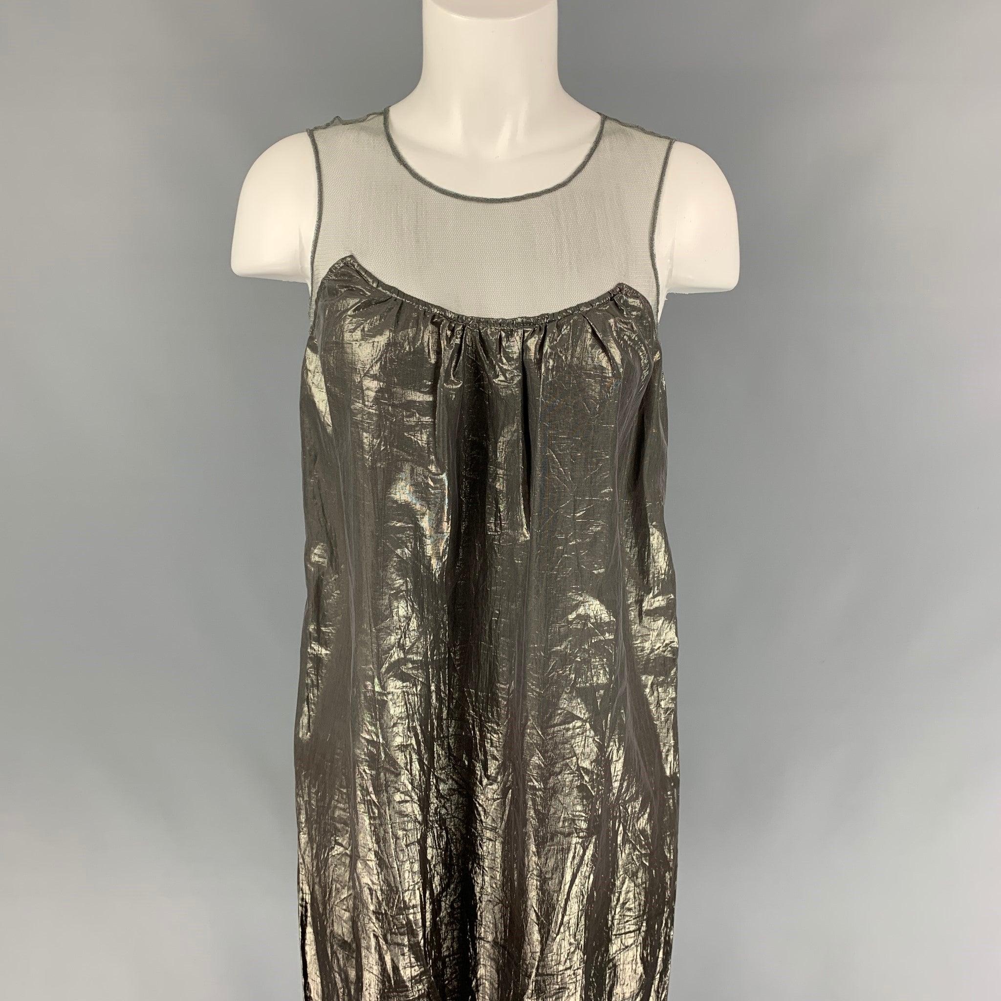 BURBERRY PRORSUM dress comes in a gunmetal silk blend featuring a shift style, mesh panel, single button detail, and a back zip up closure. Made in Italy.
Very Good
Pre-Owned Condition. 

Marked:   40 

Measurements: 
 
Shoulder: 12.5 inches  Bust: