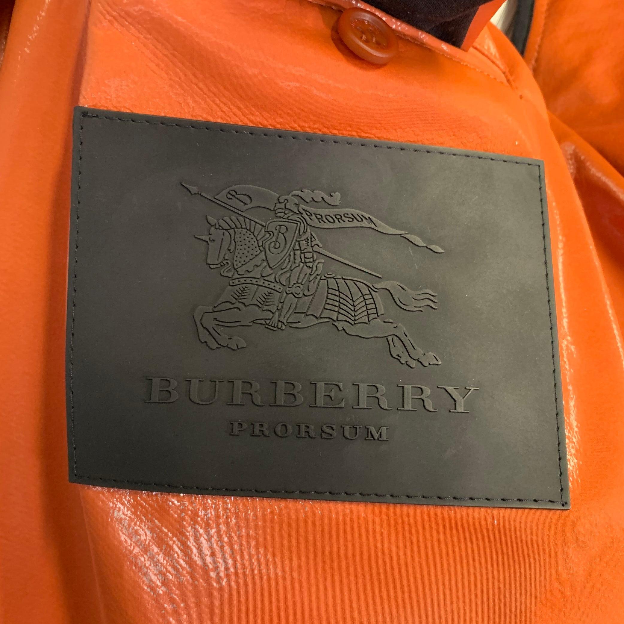 Burberry Prorsum taglia 40 arancione in misto polietilene con cintura per la pioggia In condizioni ottime in vendita a San Francisco, CA