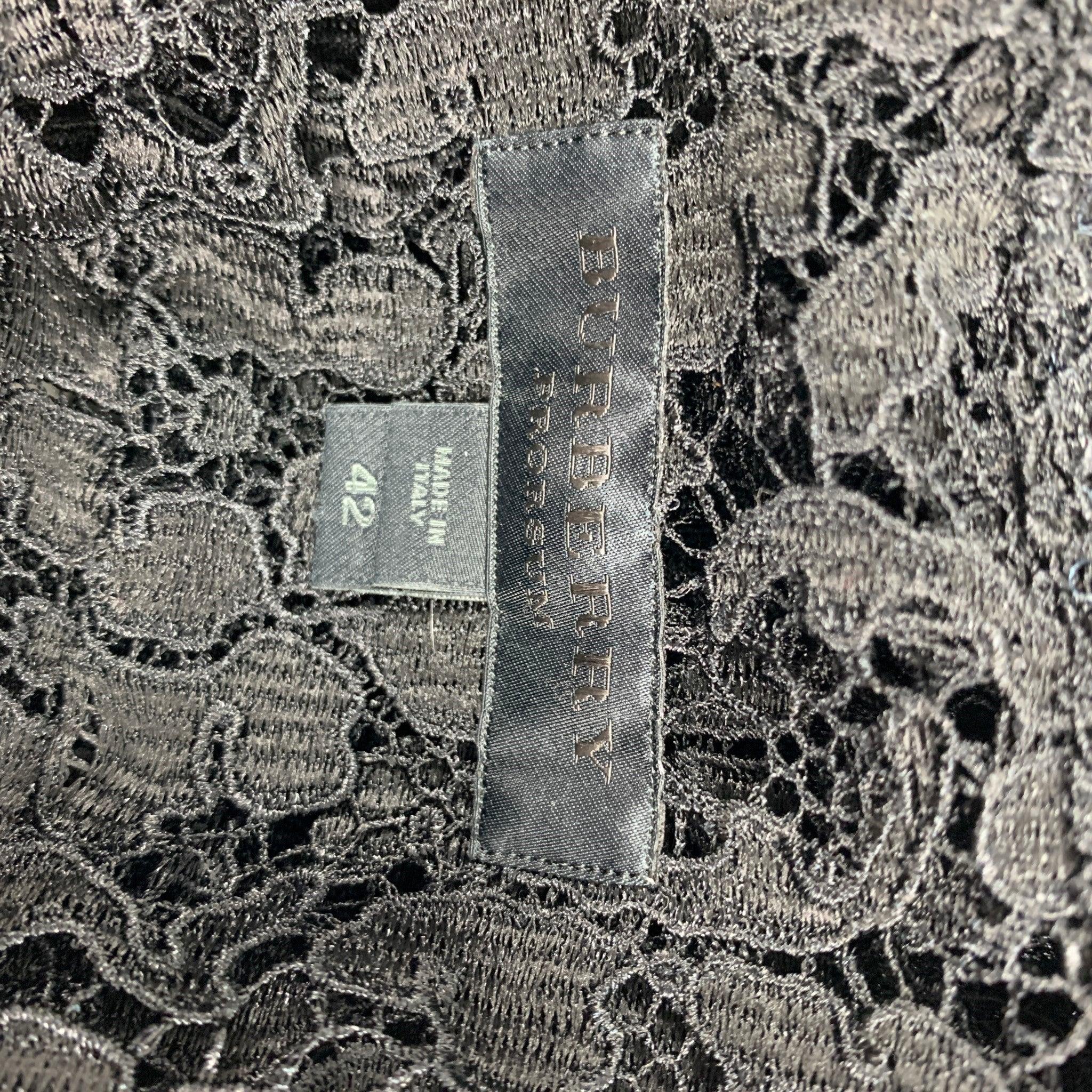 BURBERRY PRORSUM Size 6 Black Polyester Guipure Hidden Placket Dress Top For Sale 2