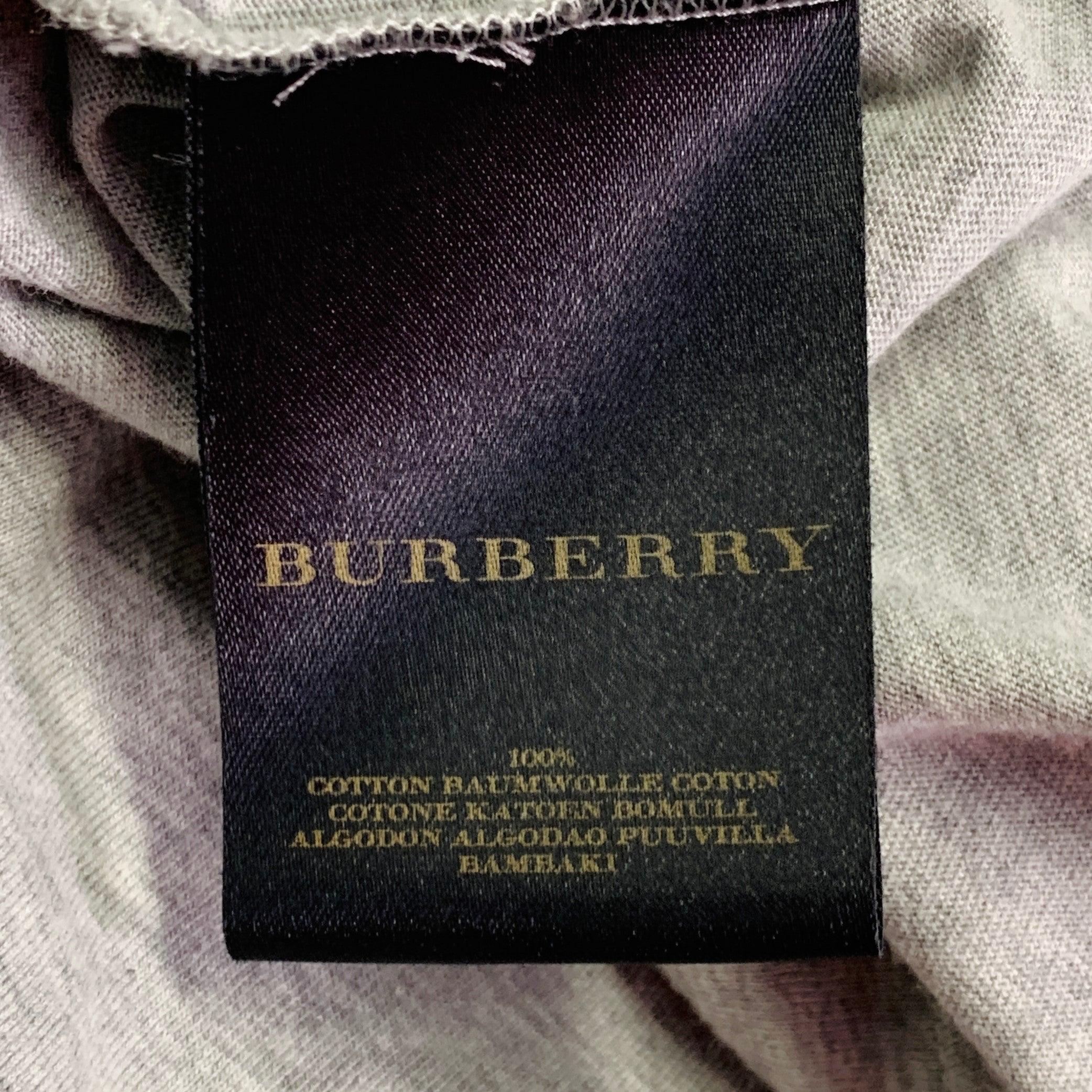 Burberry Prorsum Taille XL T-shirt col ras du cou en coton gris avec embellissement en vente 1