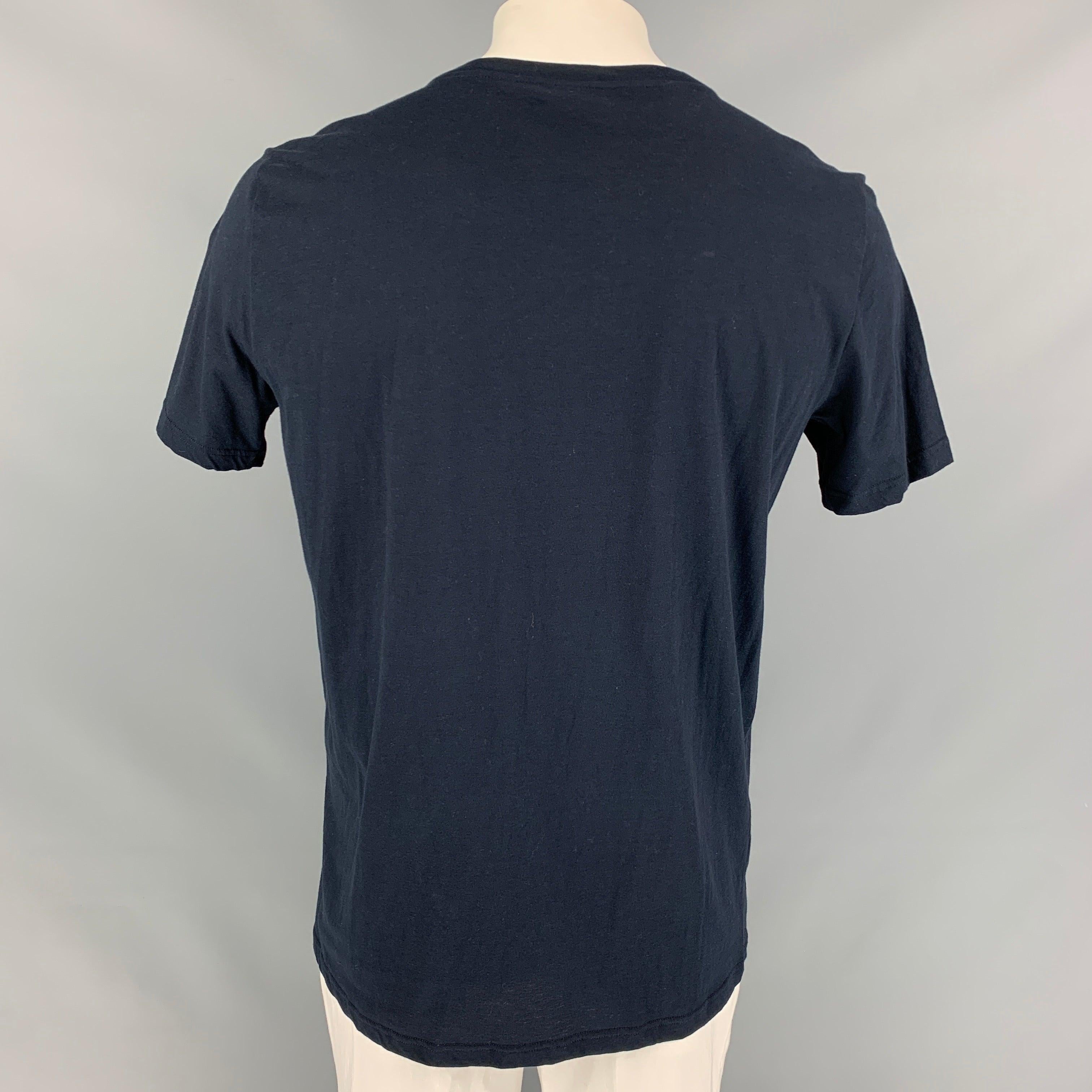 BURBERRY PRORSUM Size XL Navy Cotton Medal Bow Pin T-shirt In Good Condition For Sale In San Francisco, CA