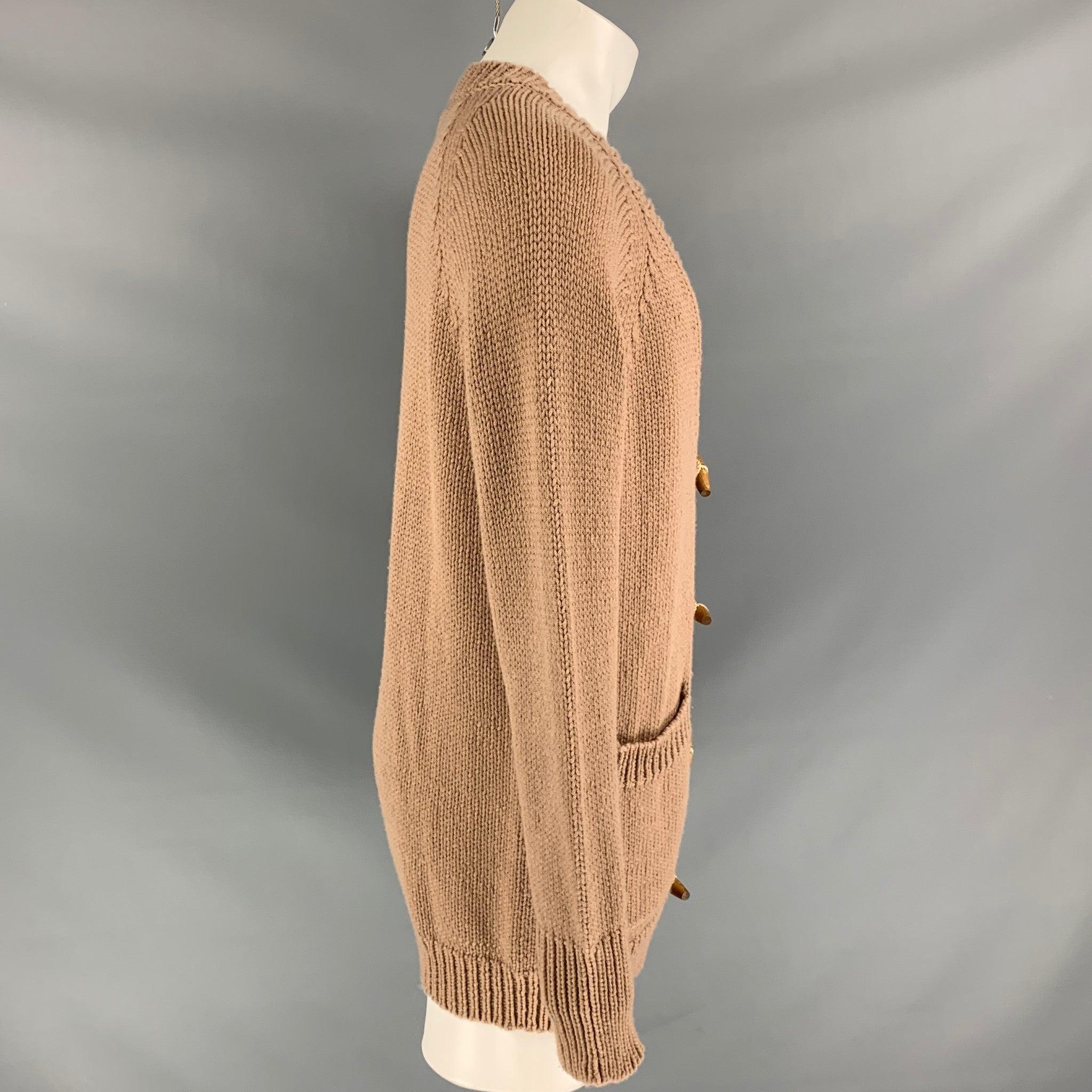 BURBERRY PRORSUM Spring 2015 Size M Tan Cashmere Patch Pocket Cardigan Sweater In Excellent Condition For Sale In San Francisco, CA