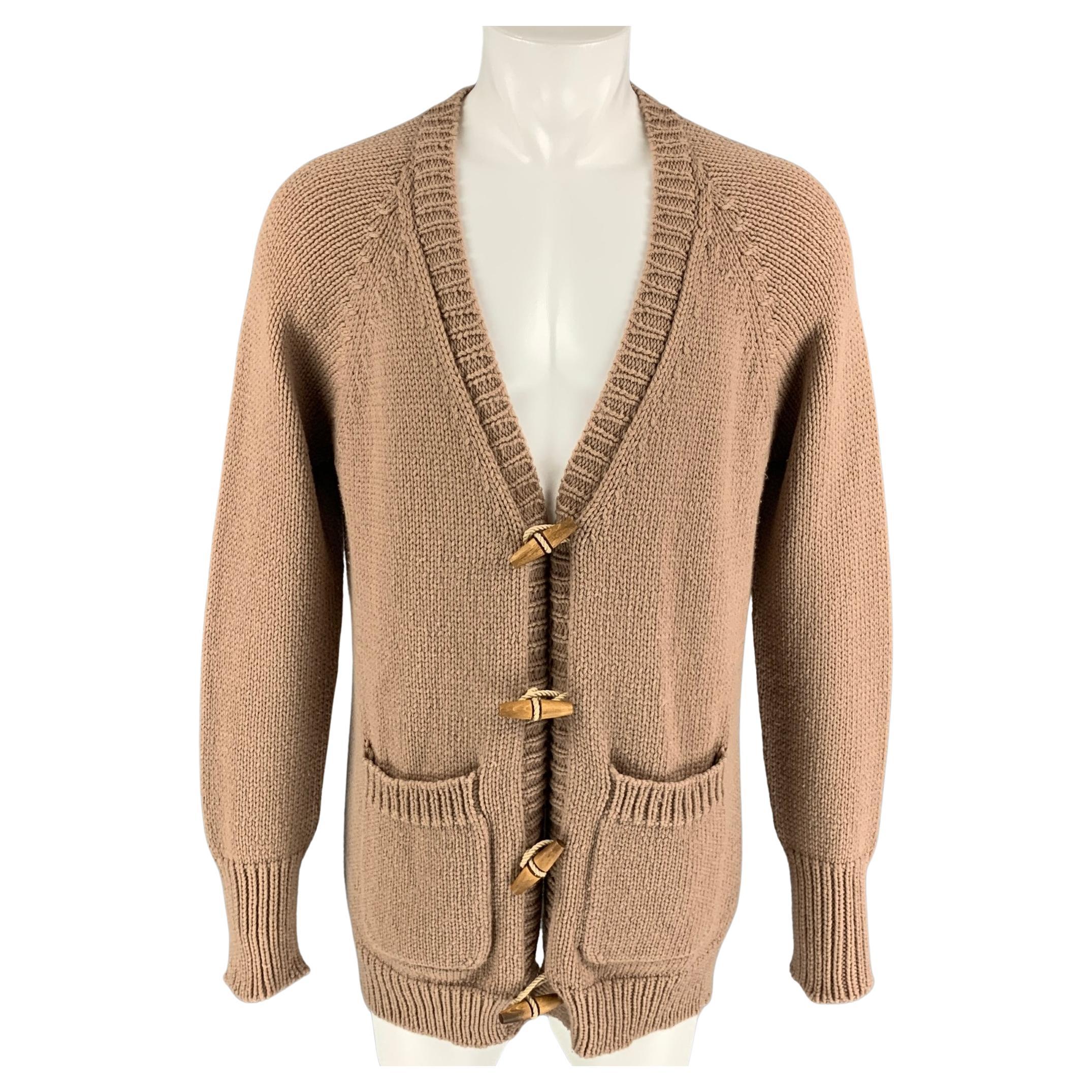BURBERRY PRORSUM - Pull cardigan en maille de cachemire brun clair, taille  M, printemps 2015 En vente sur 1stDibs
