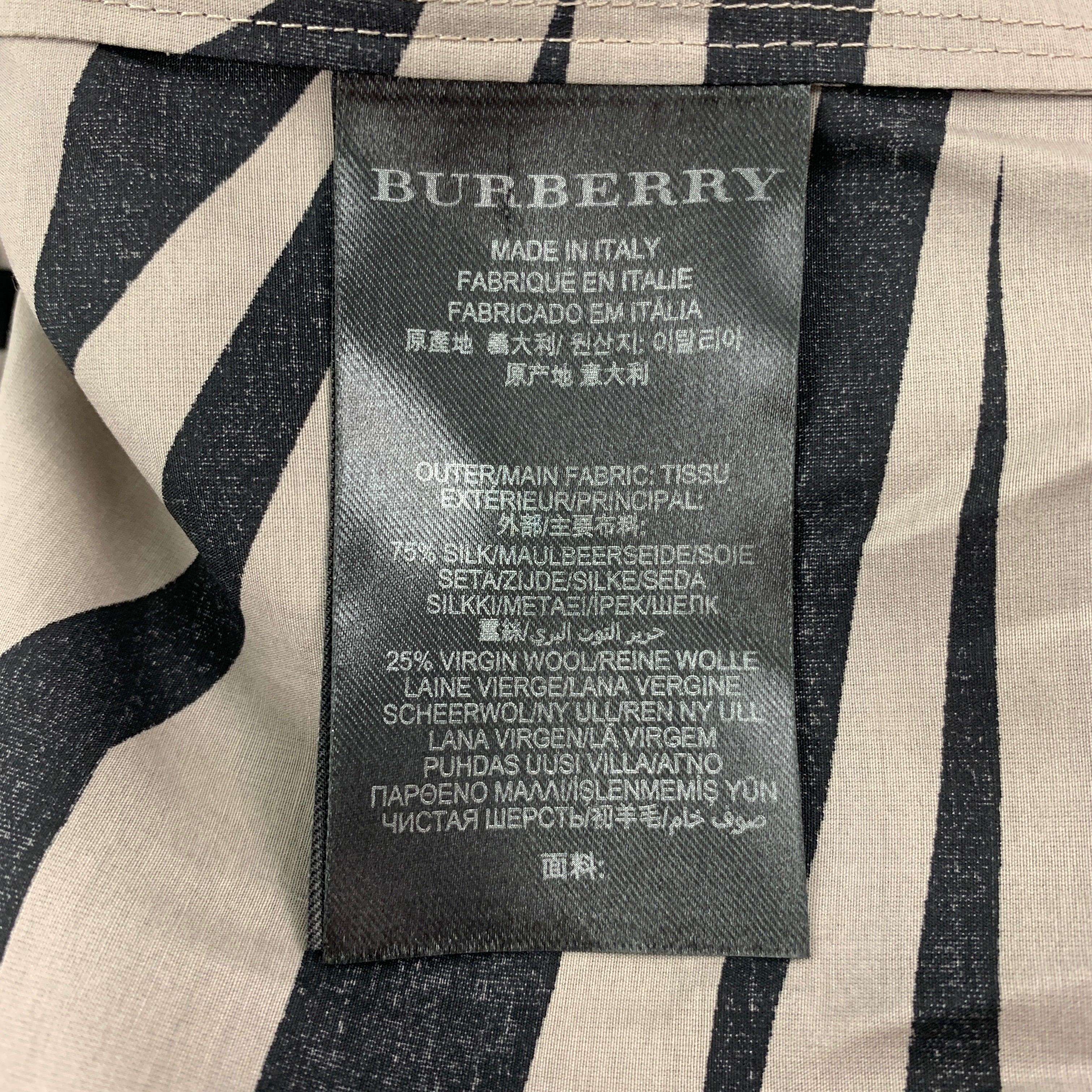 BURBERRY PRORSUM Spring-Summer 16 Size 38 Print Silk/Wool Belted Trenchcoat For Sale 2