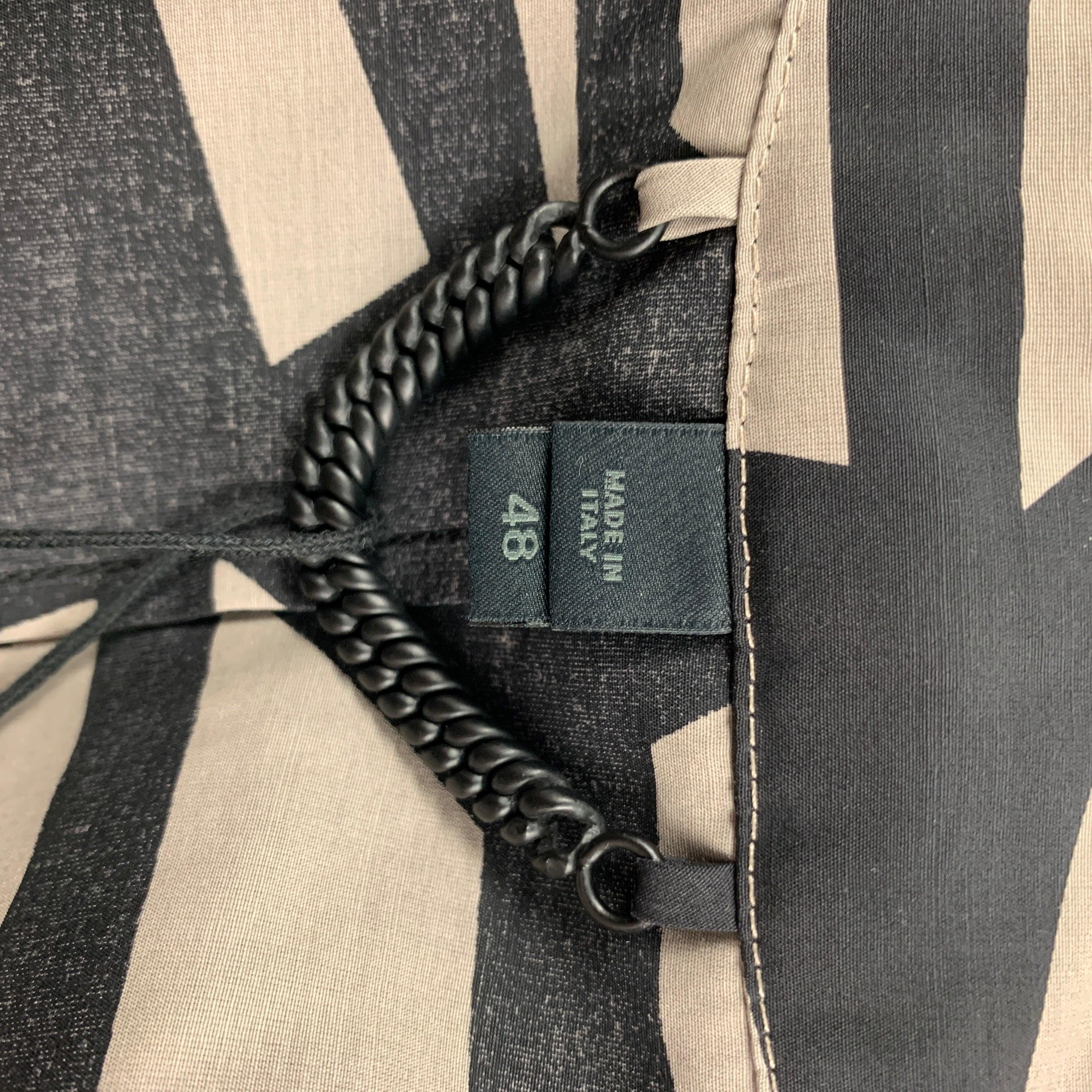 BURBERRY PRORSUM Frühjahr-Sommer 16 Größe 38 Druck Seide/Wolle Gürtel Trenchcoat mit Gürtel im Angebot 3