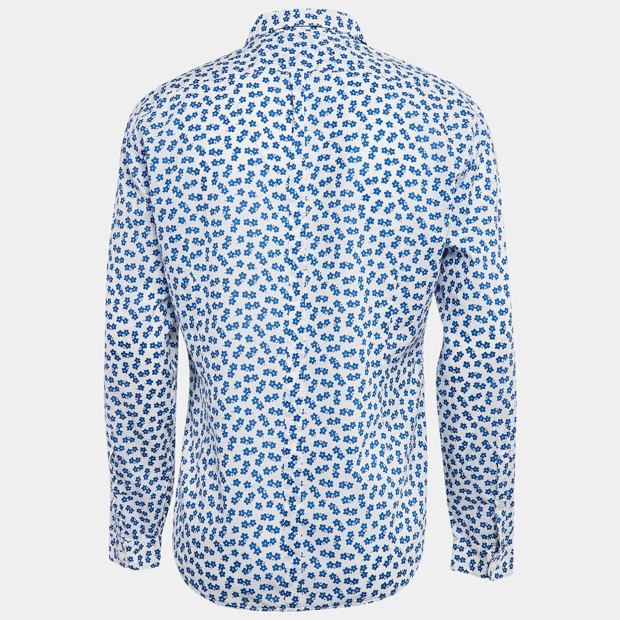Discover style and comfort in this Burberry shirt. Meticulously designed it harmoniously marries luxury with functionality making it the ultimate choice for a fashionable yet relaxed look.