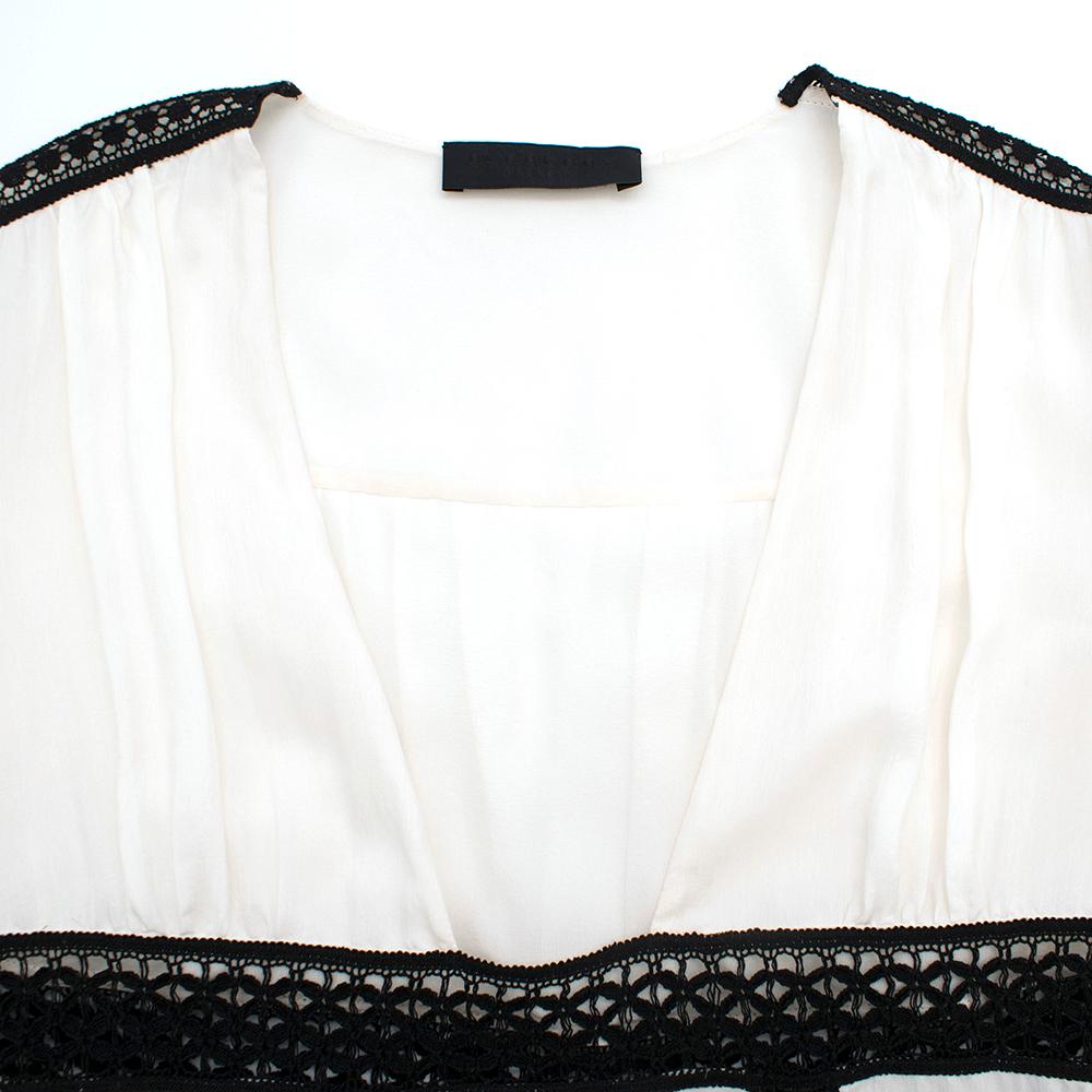 Gray Burberry Prorsum White Silk Empire Waist Lace Trim Dress - Size Small For Sale