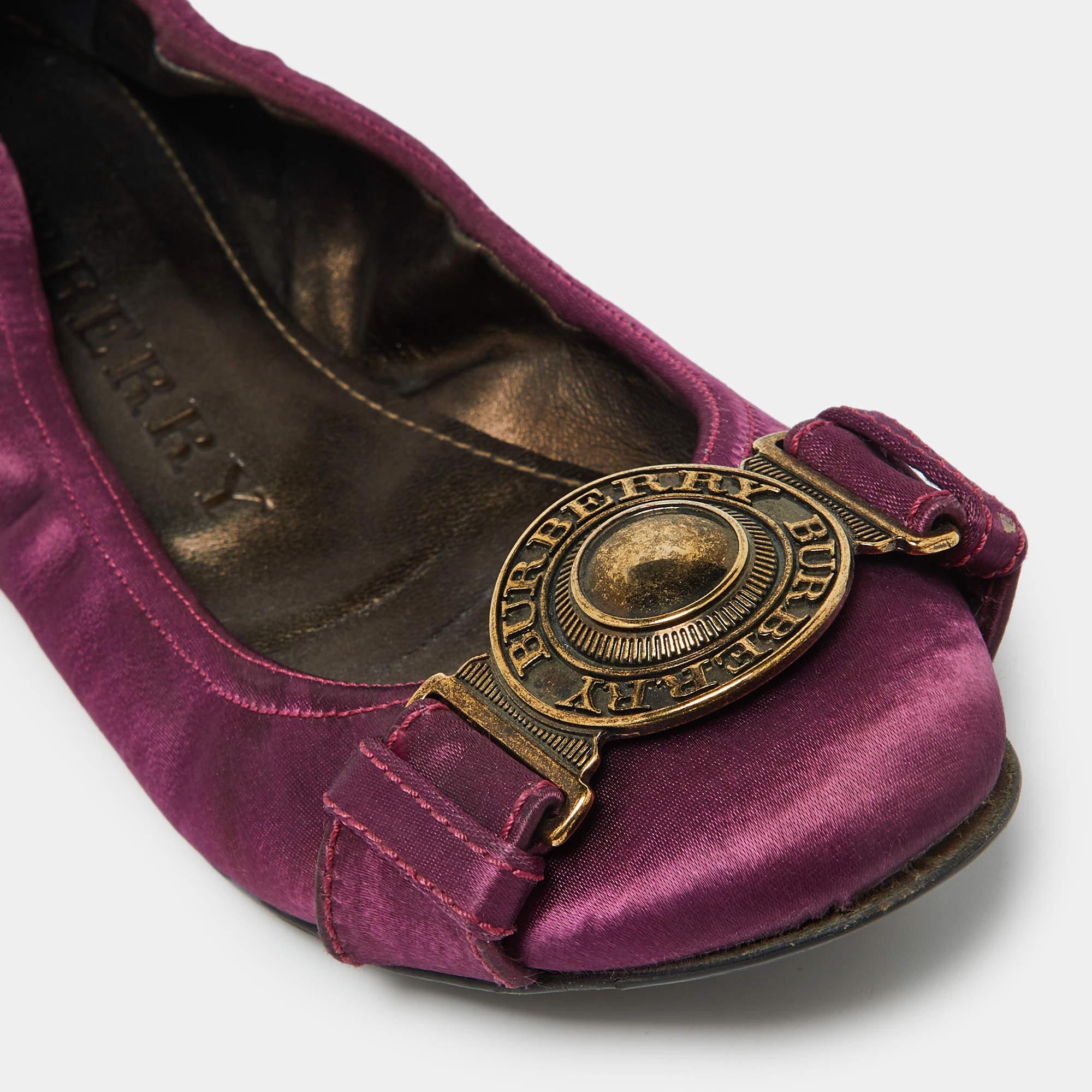 Burberry Purple Satin Buckle Logo Scrunch Ballet Flats Size 37 For Sale 2