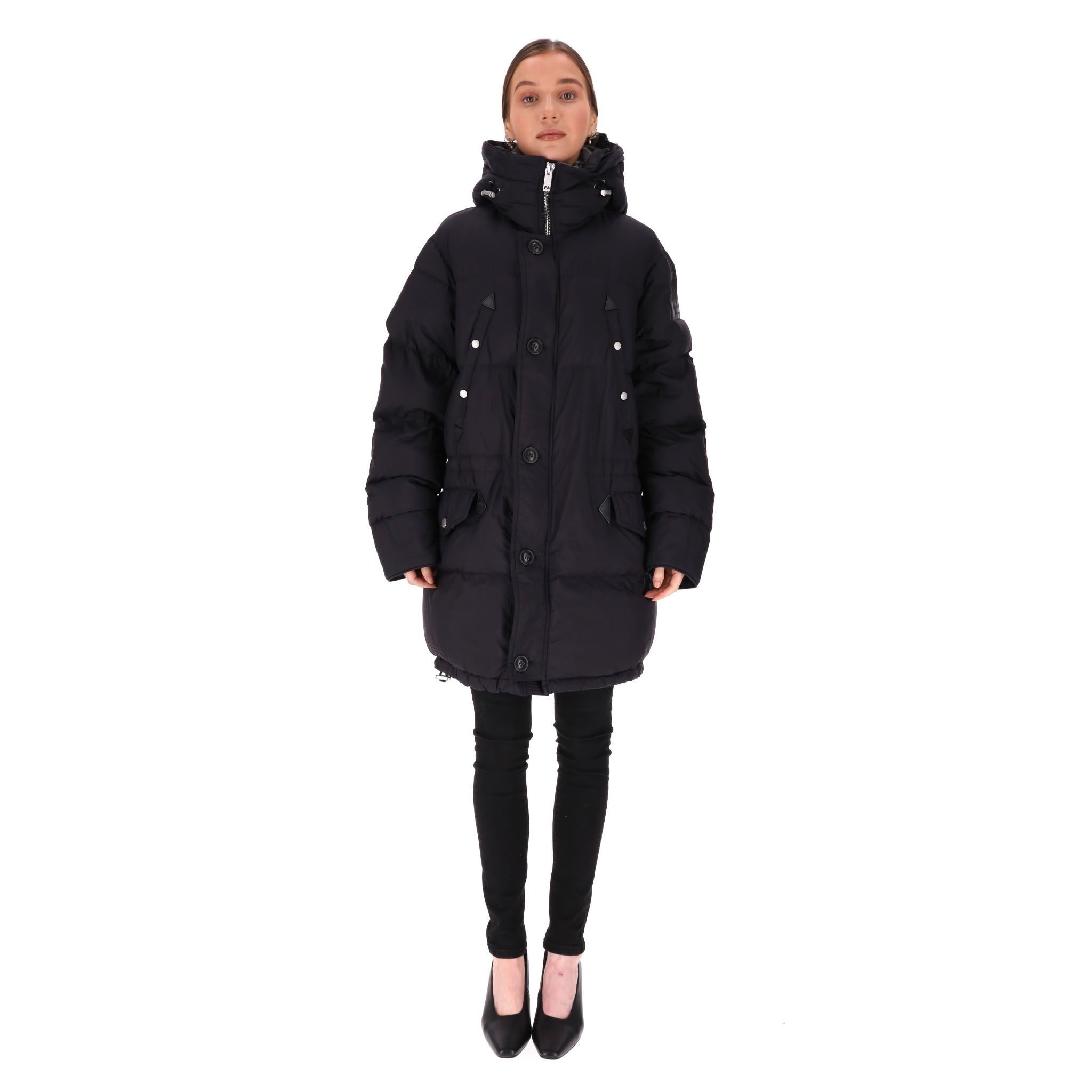 Burberry Quilted Down Puffer Coat/Jacket

Black puffer jacket filled with goose down and feathers.

Signature 'Burberry' logo leather patch to the sleeve.

Two flap and slip pockets to the front with black leather tab detailing.

Drawstring hood and