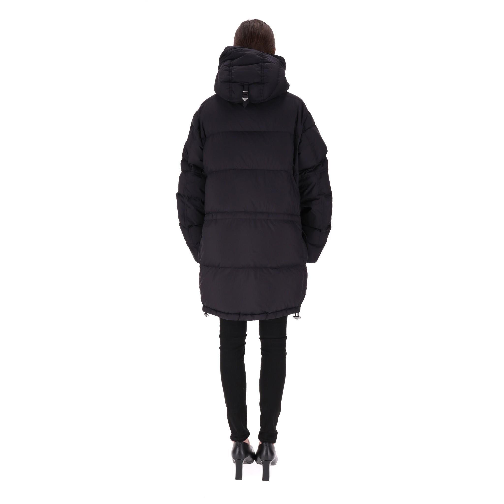 Burberry Quilted Down Puffer Coat/Jacket In Excellent Condition For Sale In London, GB