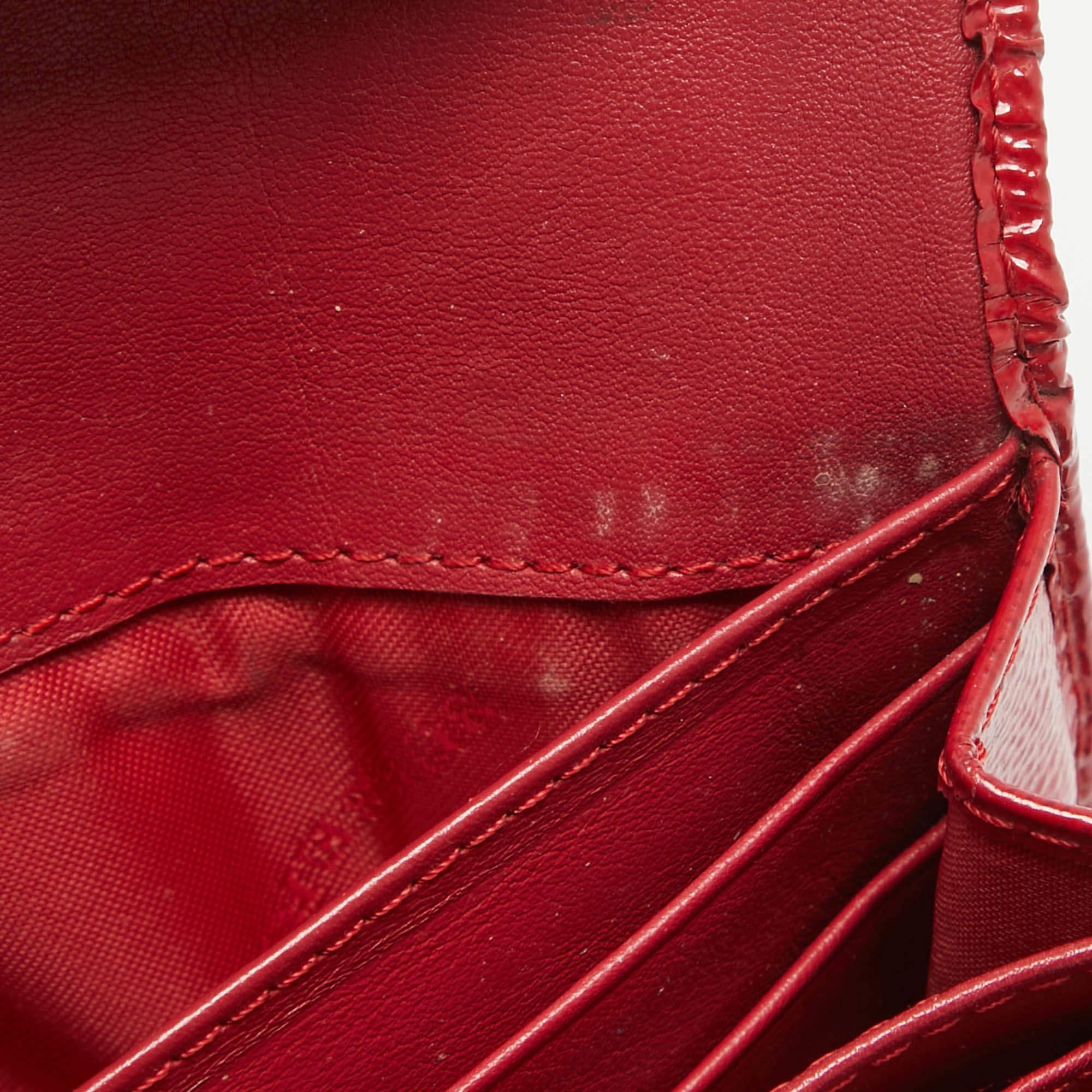 Cartera Continental con Solapa de Piel y Lienzo Revestido con Cuadros de la Casa Burberry Rojo/Beige en Bueno Estado en Dubai, Al Qouz 2