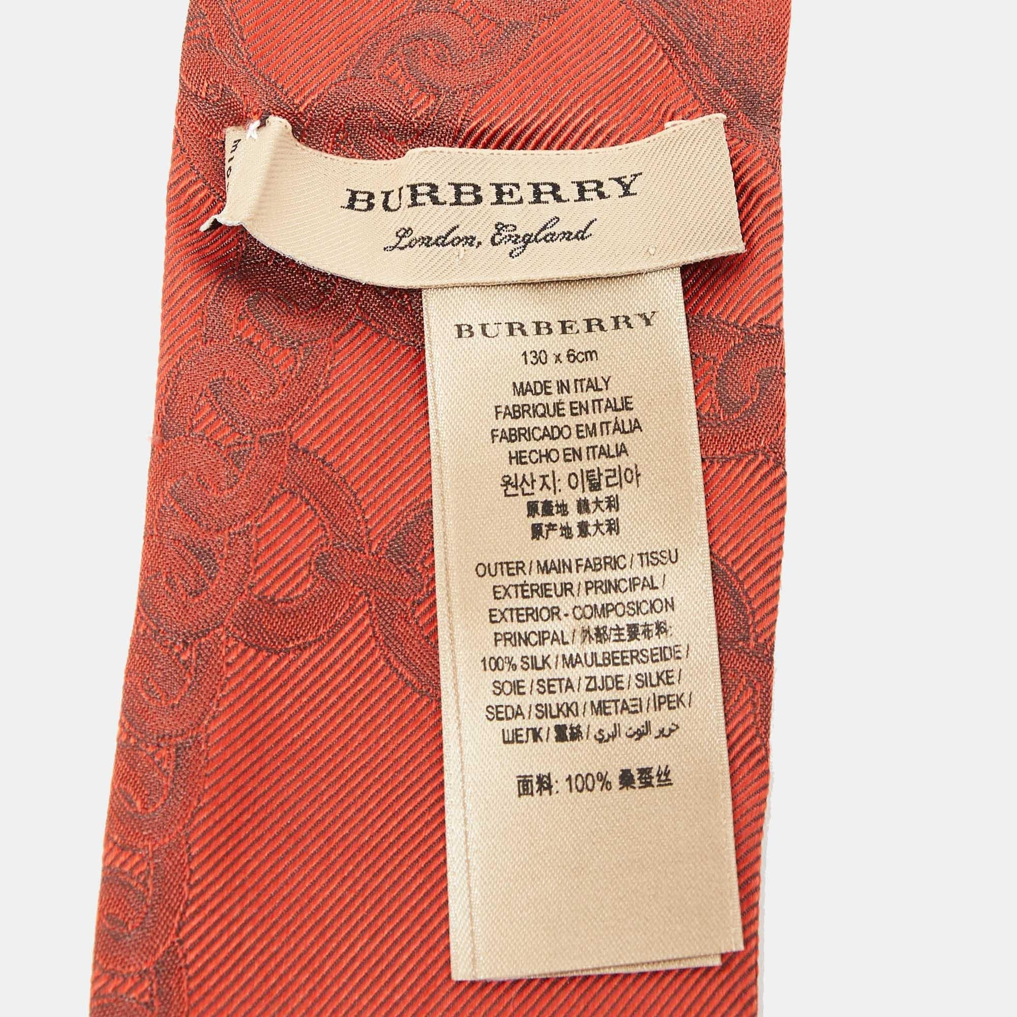 Burberry Red D-Ring Detail Chain Silk Jacquard Ribbon Scarf In New Condition For Sale In Dubai, Al Qouz 2