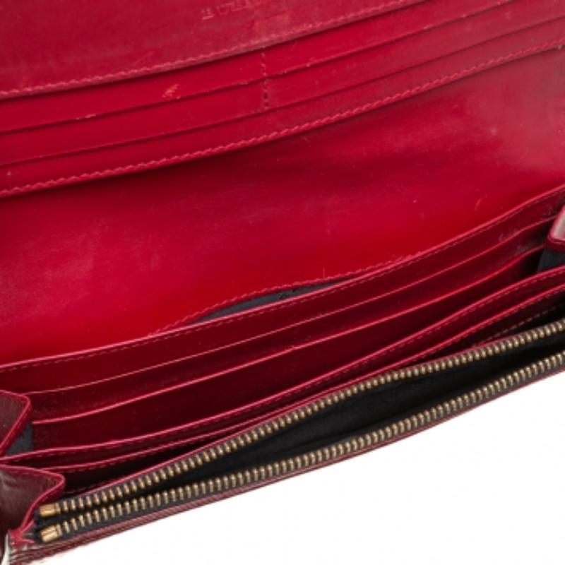 Burberry Red Embossed Patent Leather Penrose Continental Wallet For Sale 4