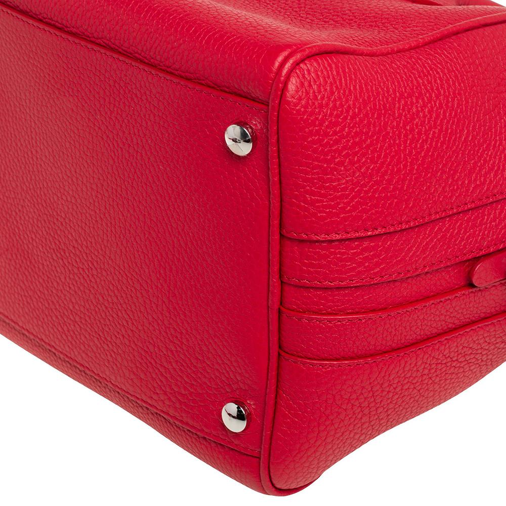 Burberry Red Grained Leather Cube Satchel In Excellent Condition In Dubai, Al Qouz 2