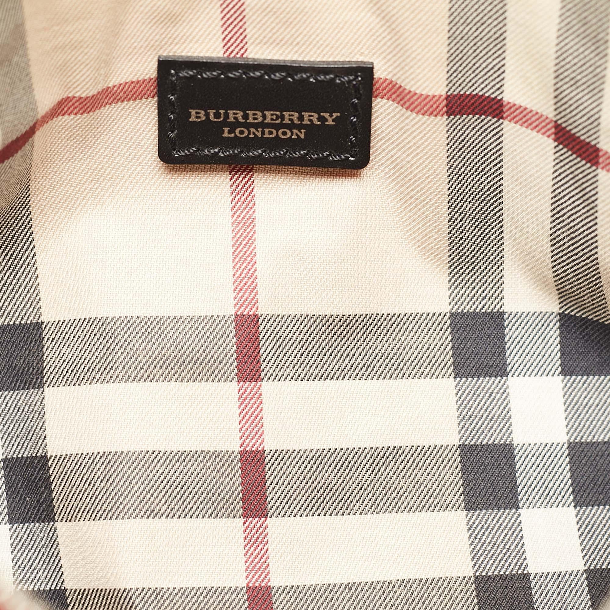 Burberry Red Leather Barrel Bag For Sale 12