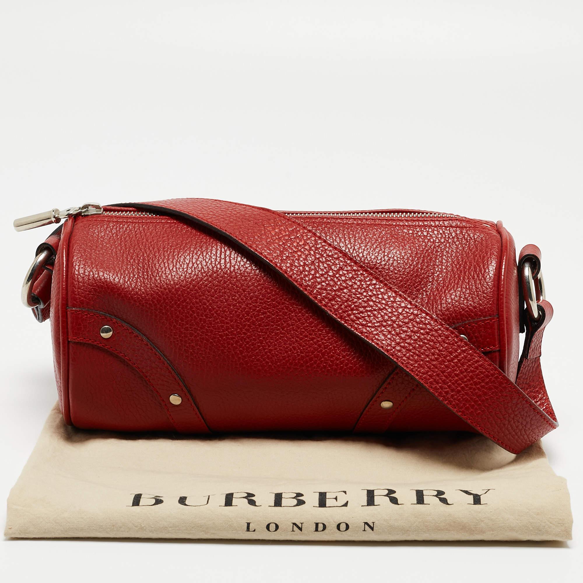 Burberry Red Leather Barrel Bag For Sale 13