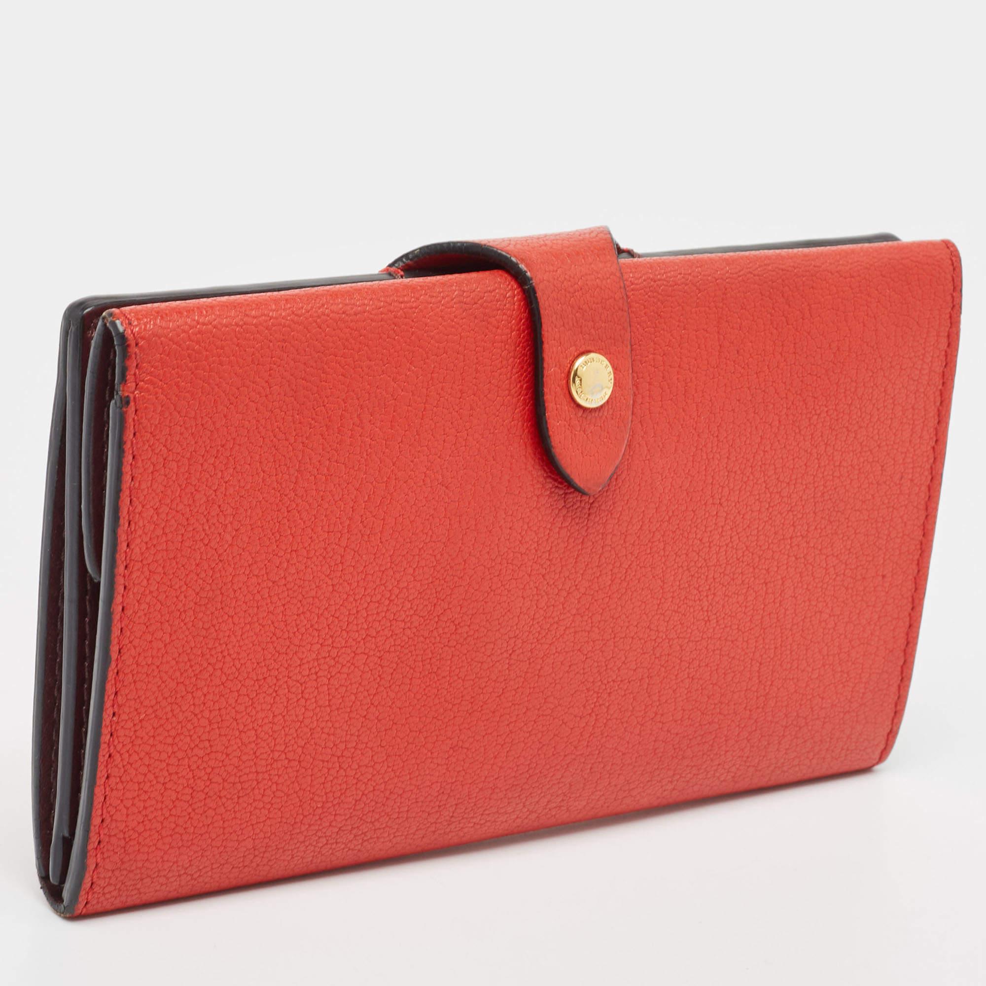 Women's Burberry Red Leather Harlow Continental Wallet For Sale
