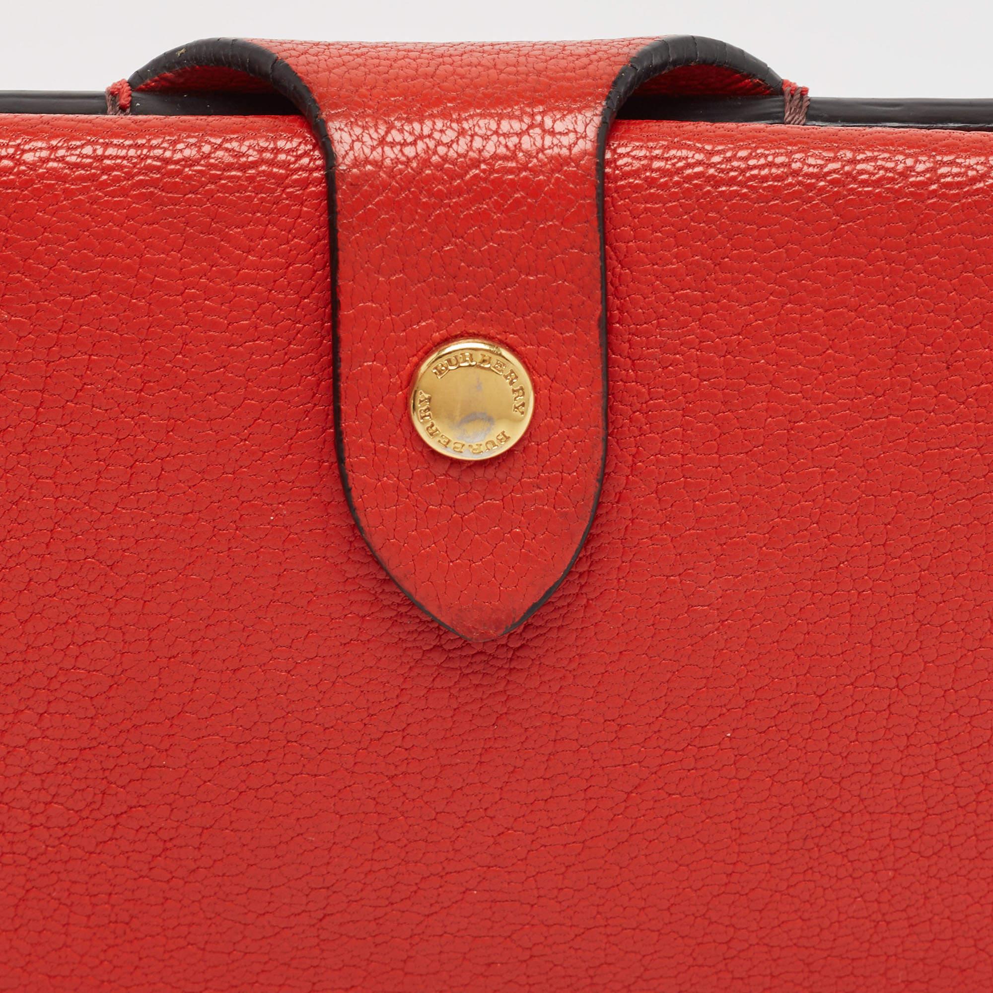 Burberry Red Leather Harlow Continental Wallet For Sale 3