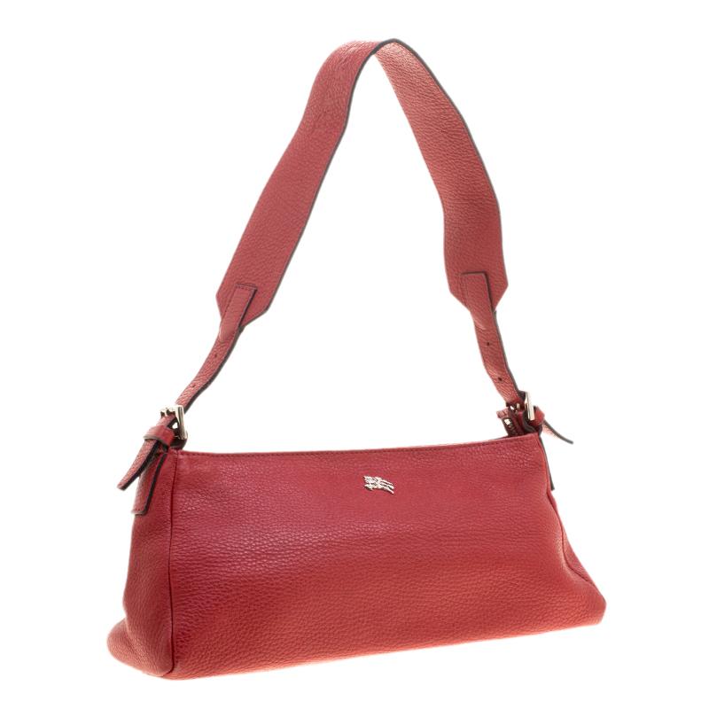 Burberry Red Leather Pochette Shoulder Bag In Good Condition In Dubai, Al Qouz 2