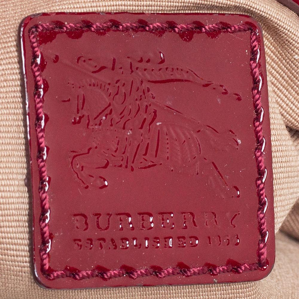 Burberry Red Patent Leather Buckle Strap Chain Tote In Good Condition In Dubai, Al Qouz 2