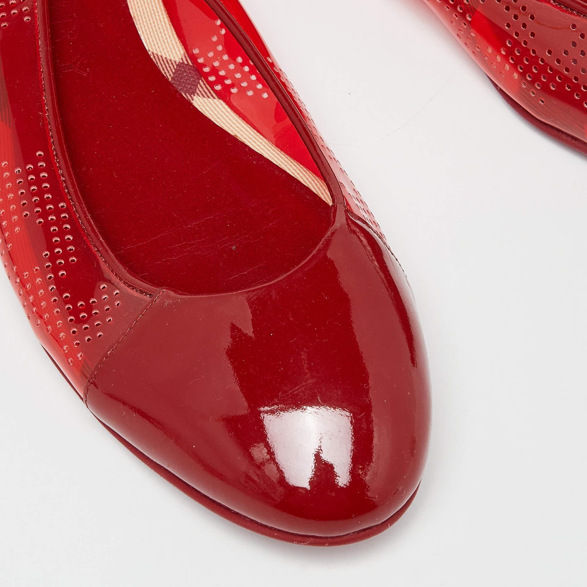 Burberry Red PVC and Patent Cap Toe Ballet Flats Size 41 For Sale 3