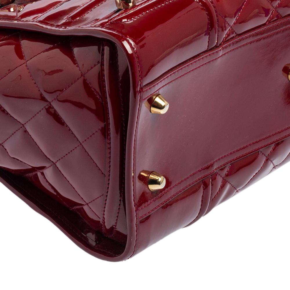 Rote gesteppte Herrentasche aus Lackleder von Burberry 7