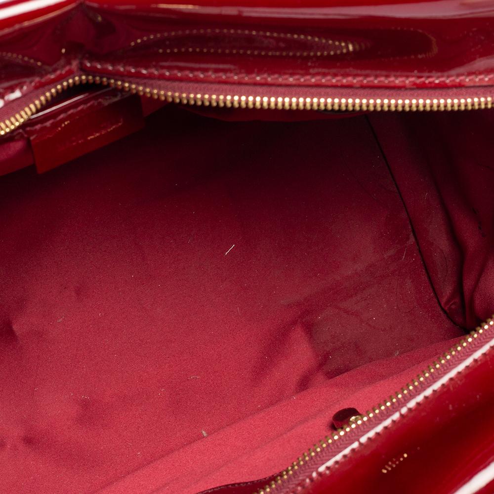 Rote gesteppte Herrentasche aus Lackleder von Burberry 2