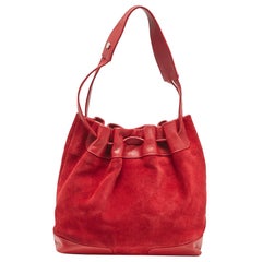 Burberry Bucket Bag aus rotem Wildleder und Leder