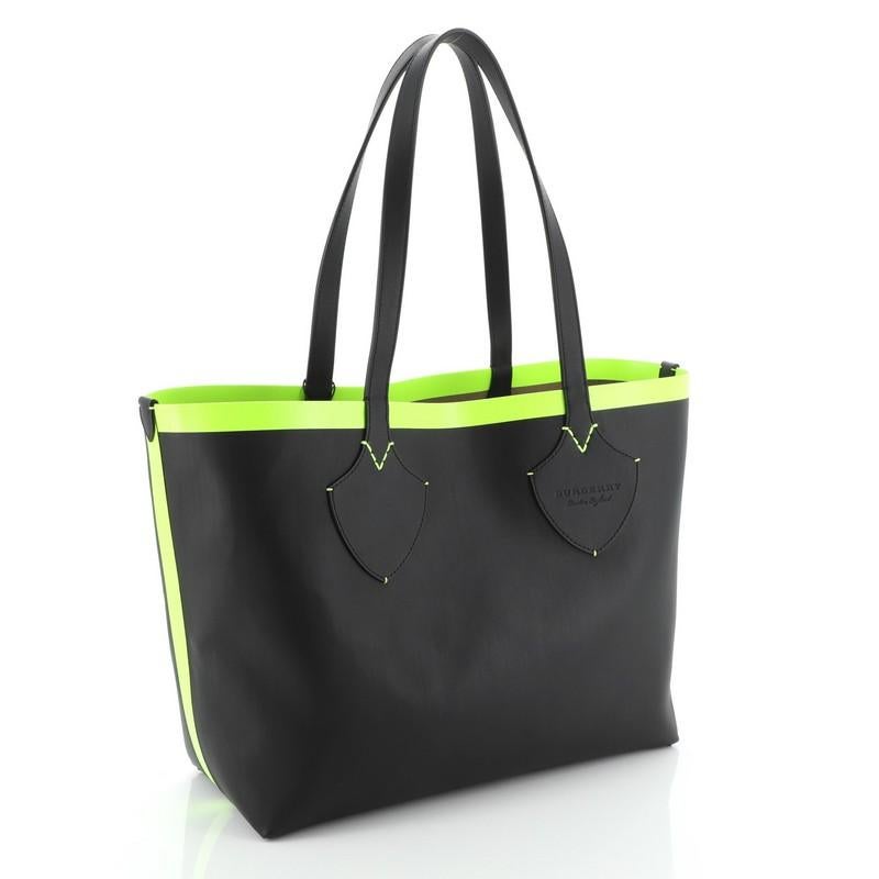 Women's or Men's Burberry Reversible Giant Tote House Check Canvas Large