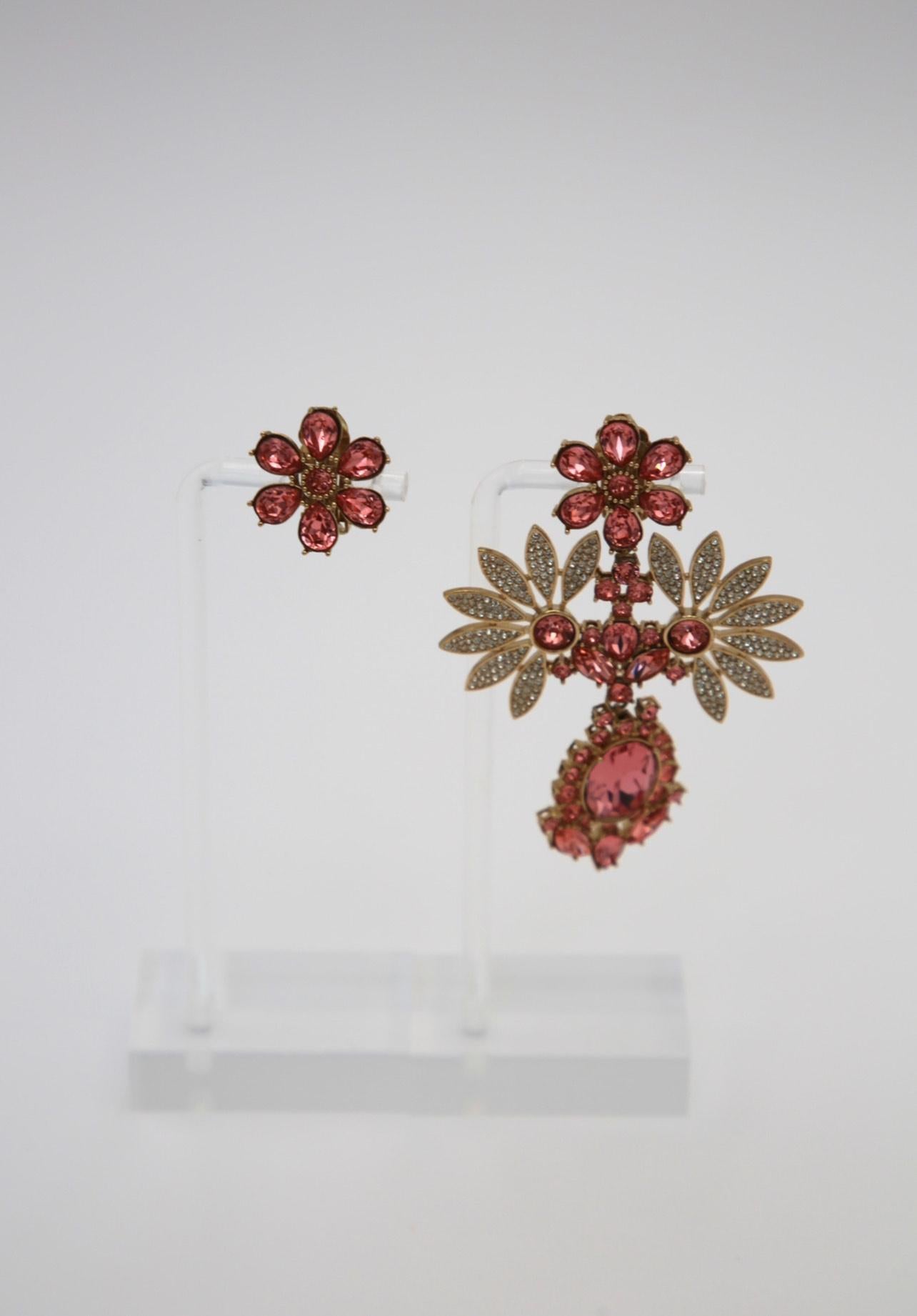 Women's Burberry Rhinestone Flower Mismatched Cocktail Earrings In Coral Pink For Sale