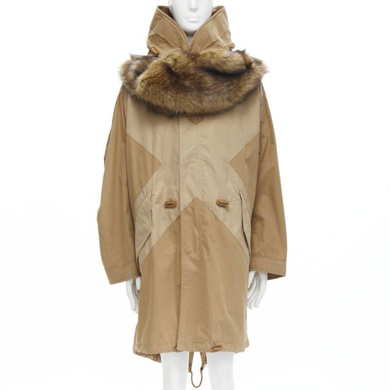 Marrone Burberry Riccardo Tisci 2019 giacca a vento calda in gabardine di noce con pelliccia sintetica EU52 XL in vendita